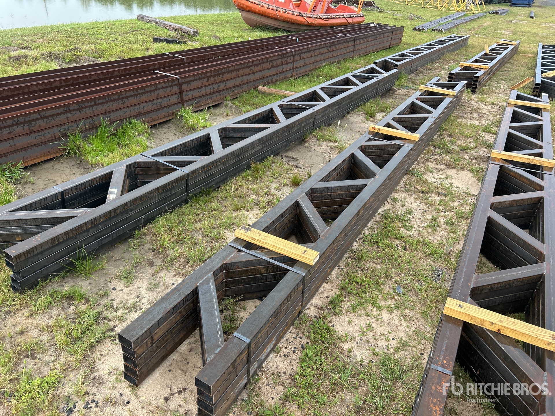 General Appearance with Bild, Ecke hinten rechts