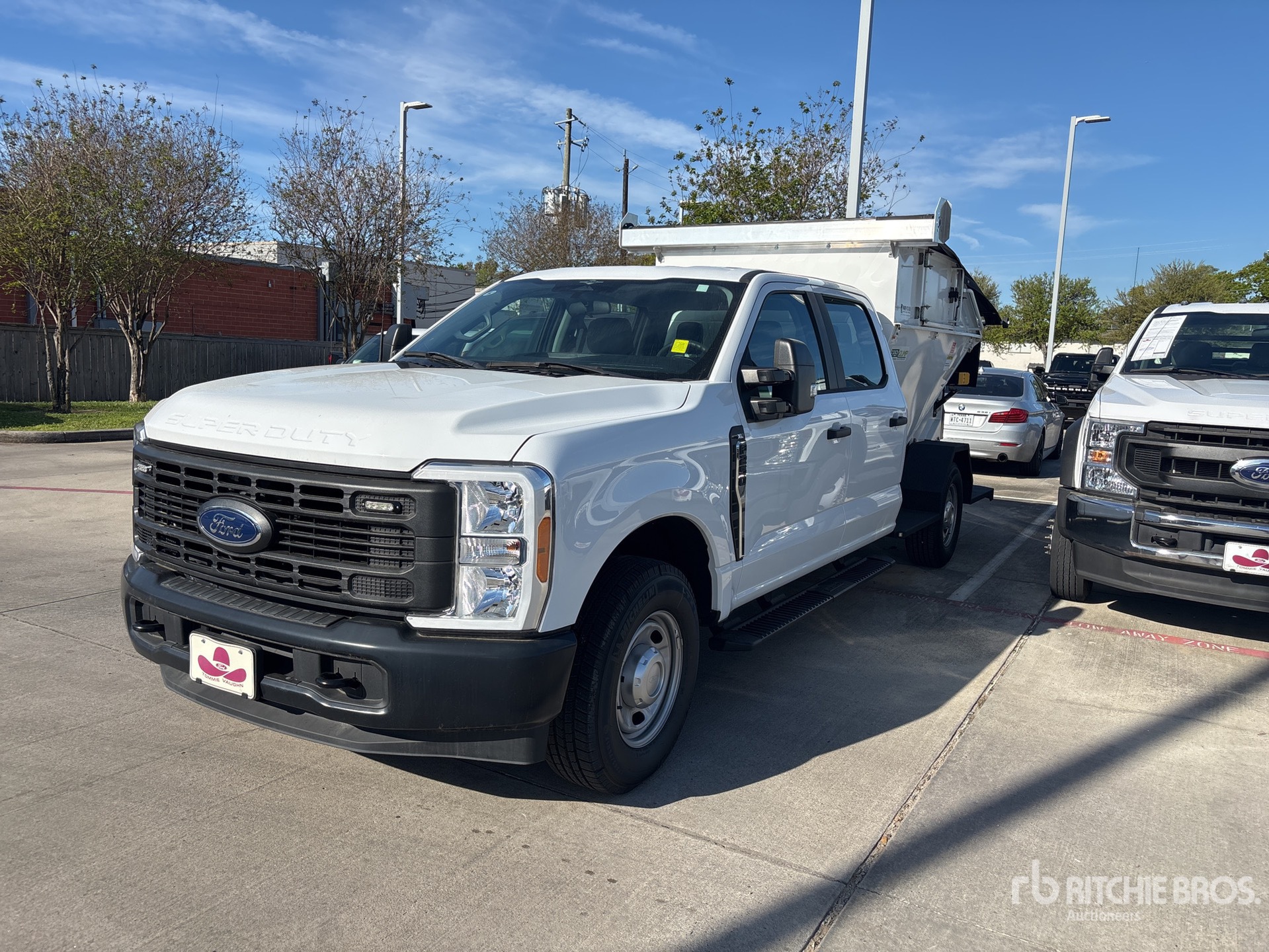 General Appearance with Featured Photo