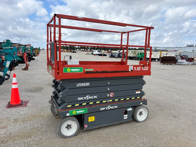 2017 Skyjack SJIII 4632 Electric Scissor Lift