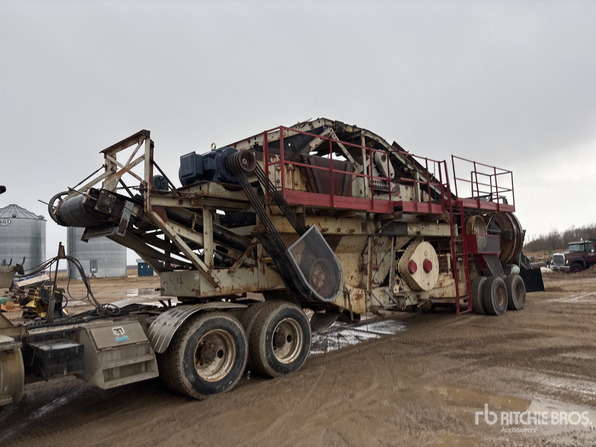 General Appearance with Bild, Ecke vorne links