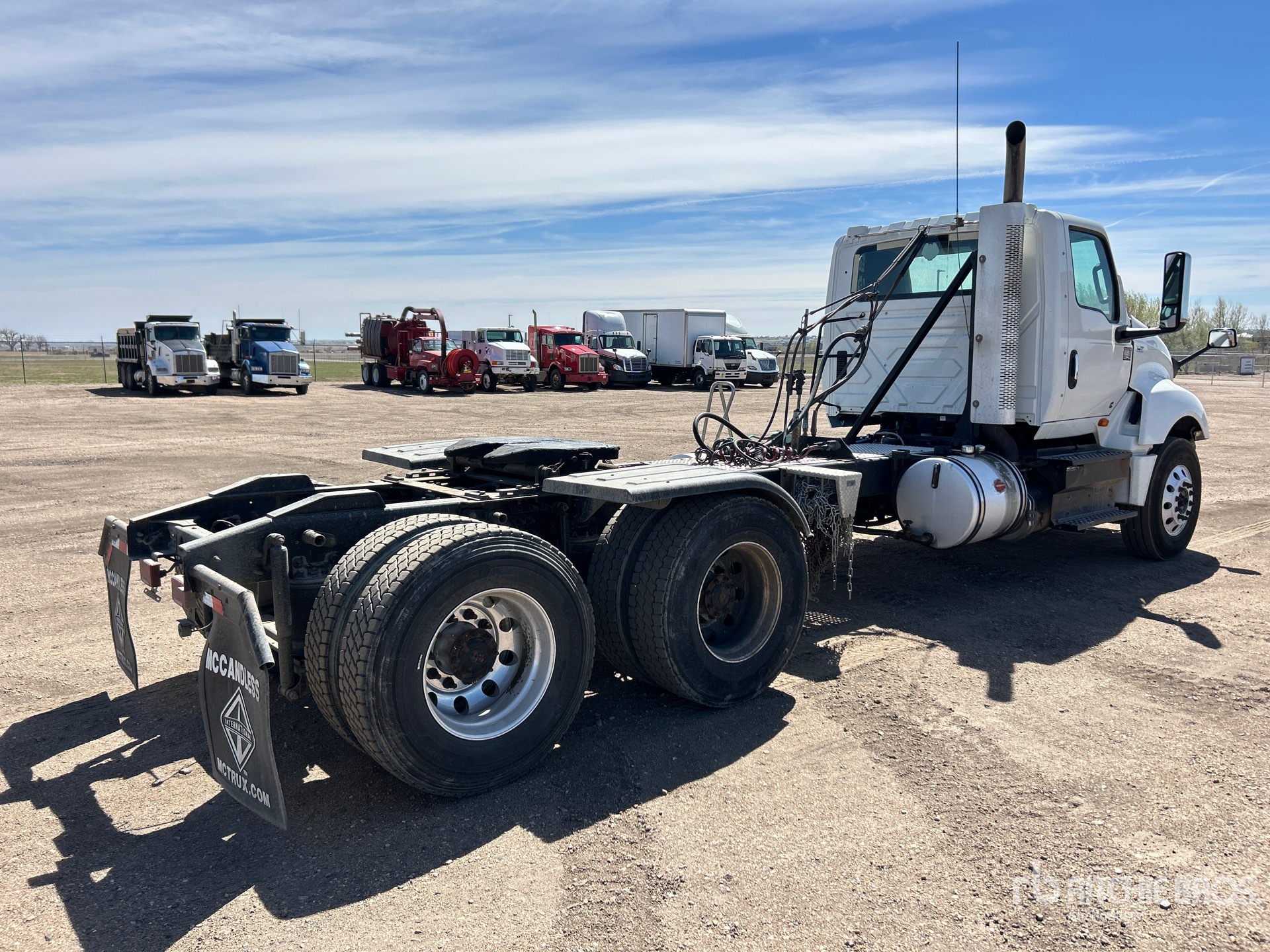 Aspect général with Image, coin arrière droit