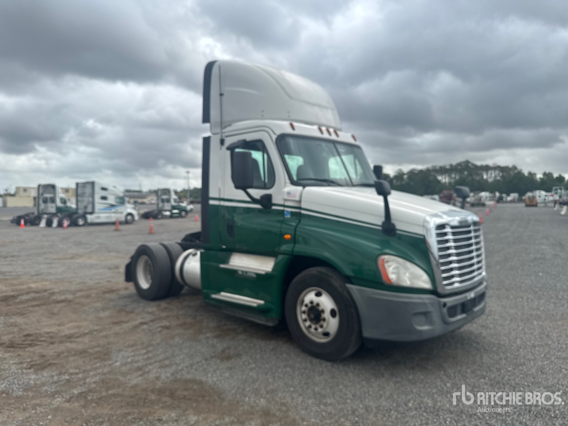 General Appearance with Bild, Ecke vorne rechts