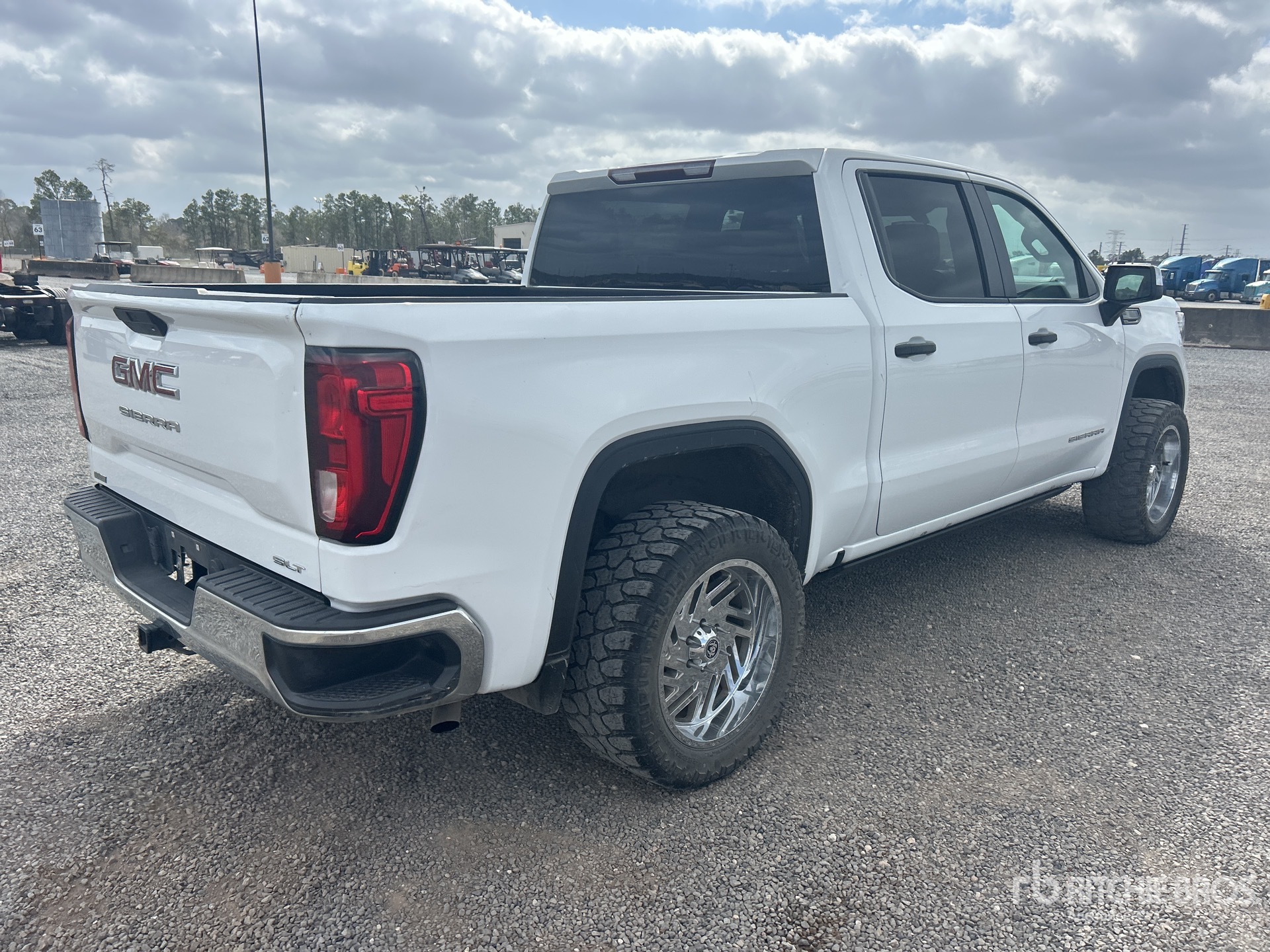 General Appearance with Imagen: esquina trasera derecha