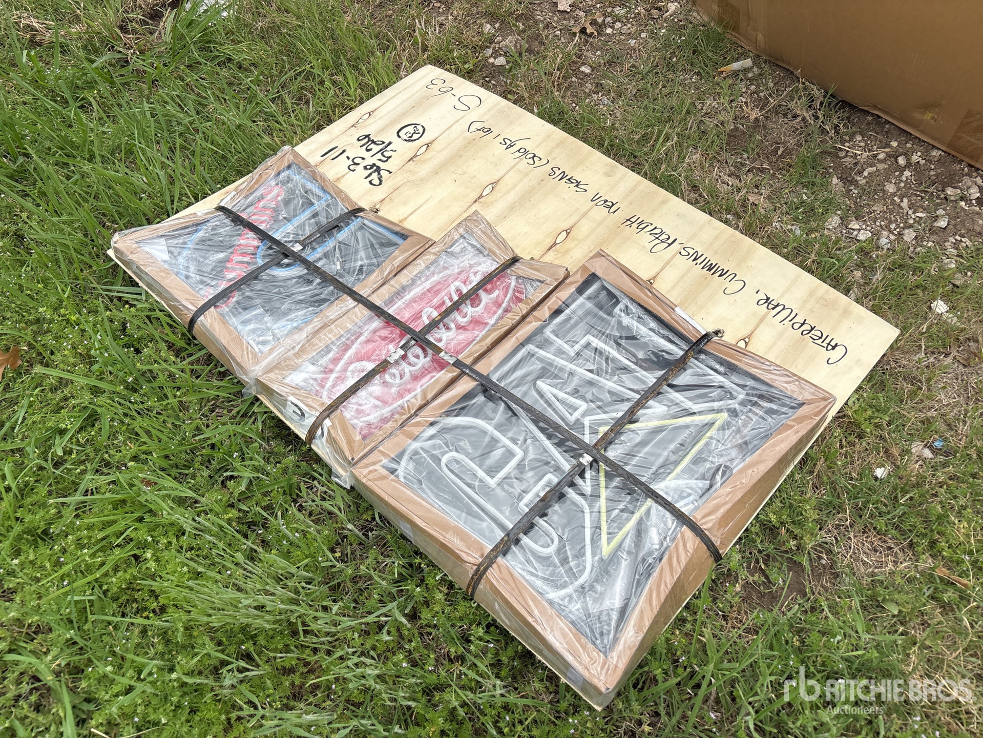 General Appearance with Bild, Ecke hinten links