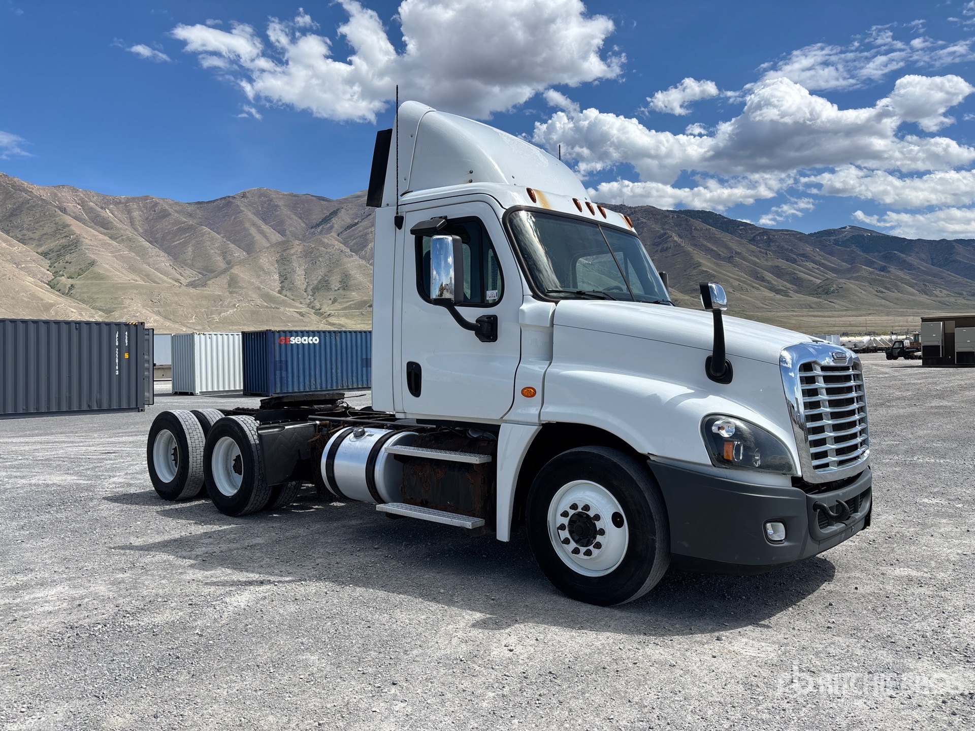 General Appearance with Image, coin avant droit