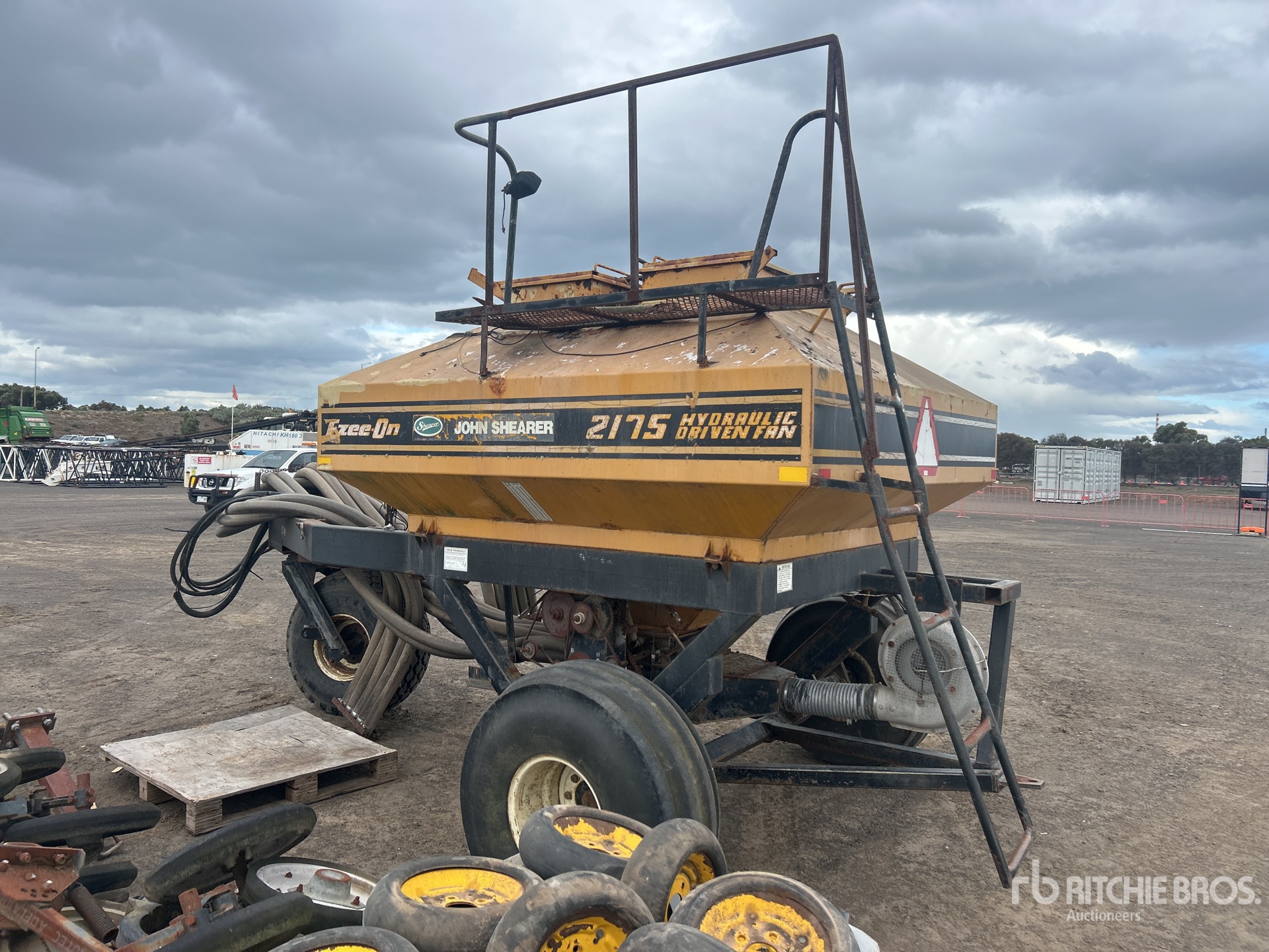 General Appearance with Zdjęcie, lewy dolny róg