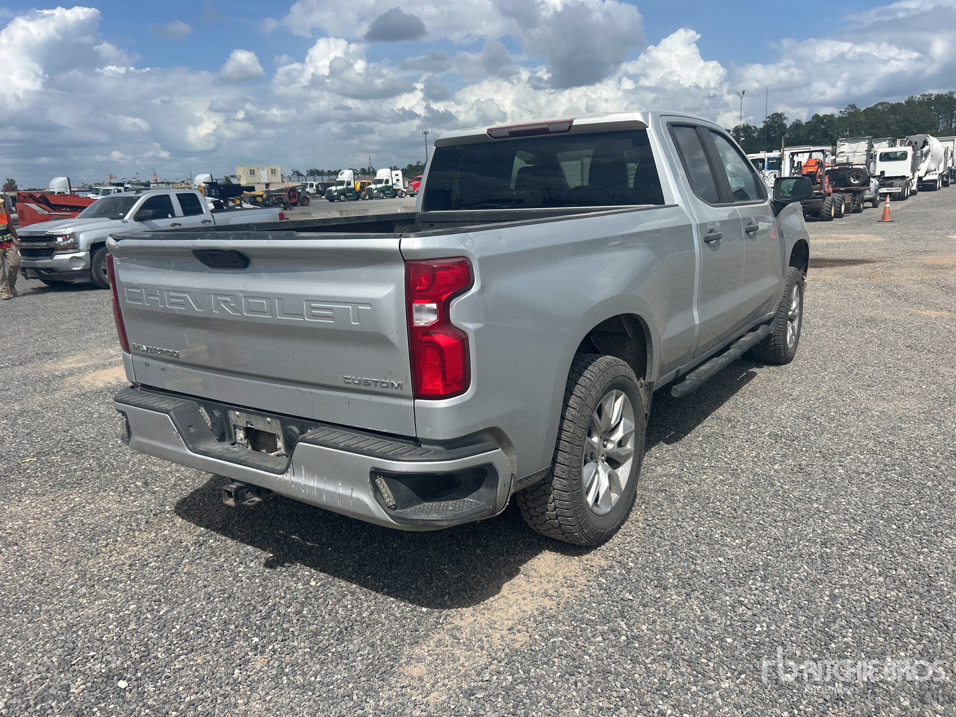 General Appearance with Foto, angolo anteriore sinistro