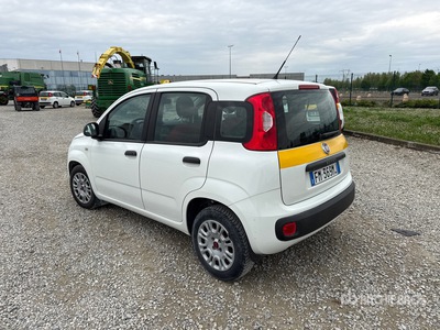 General Appearance with Foto, angolo posteriore sinistro