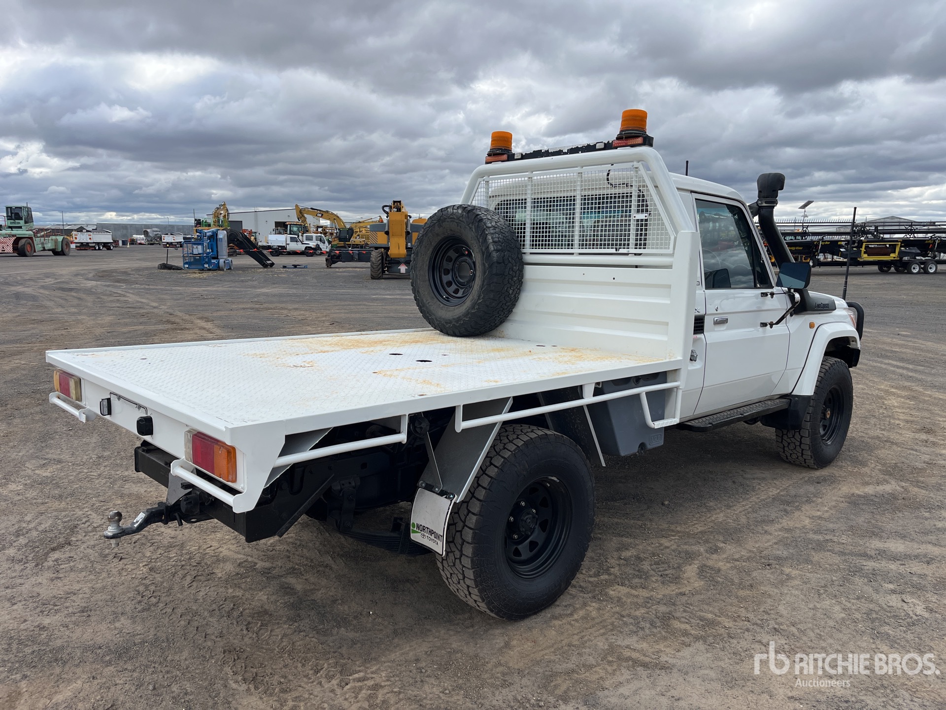 General Appearance with Bild, Ecke hinten rechts