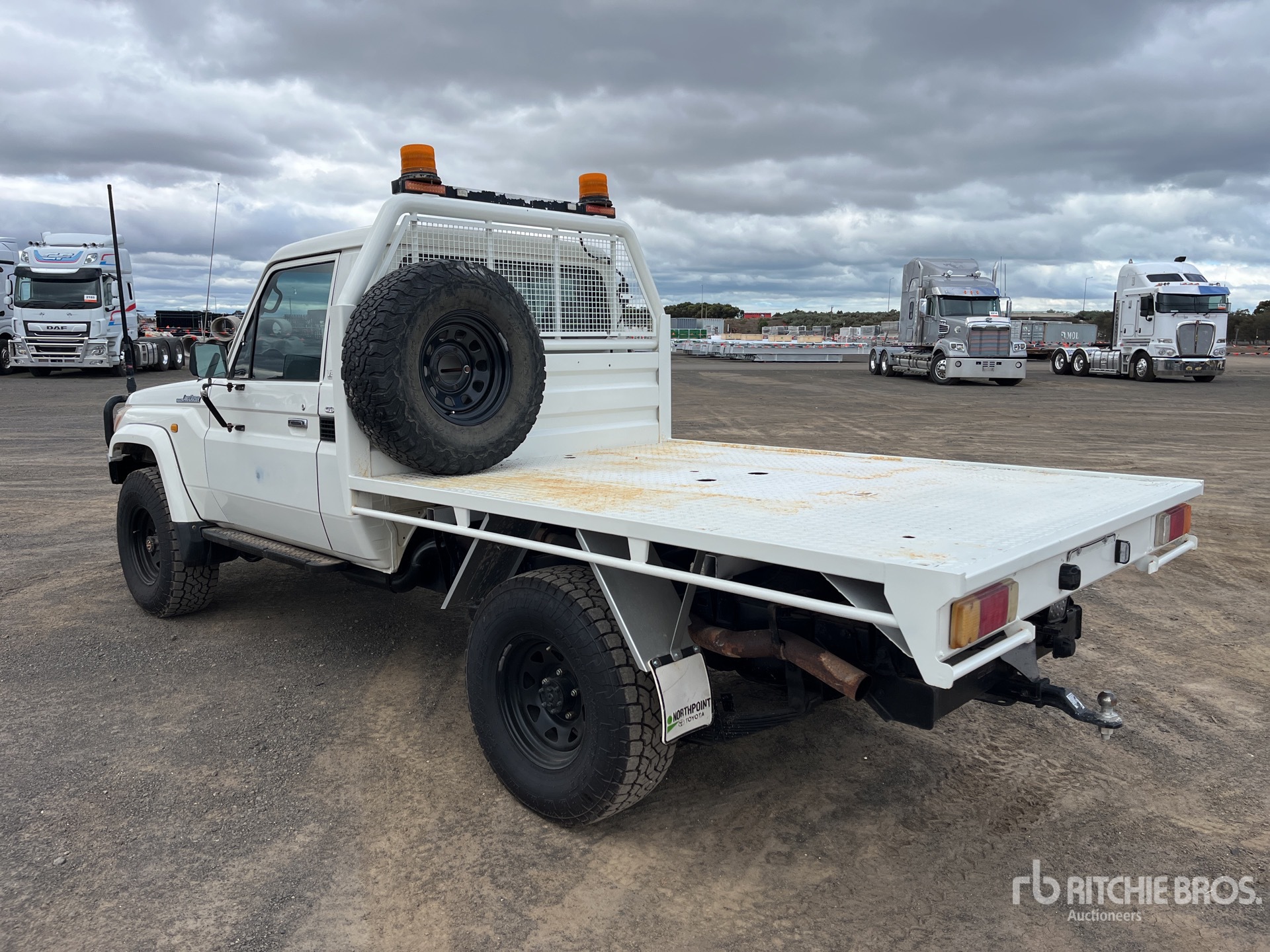 General Appearance with Bild, Ecke hinten links