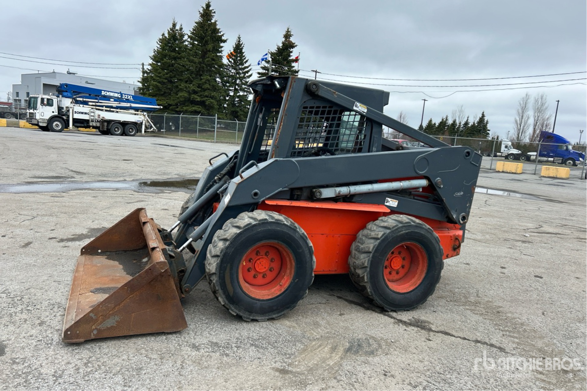 General Appearance with Picture, Left Front Corner