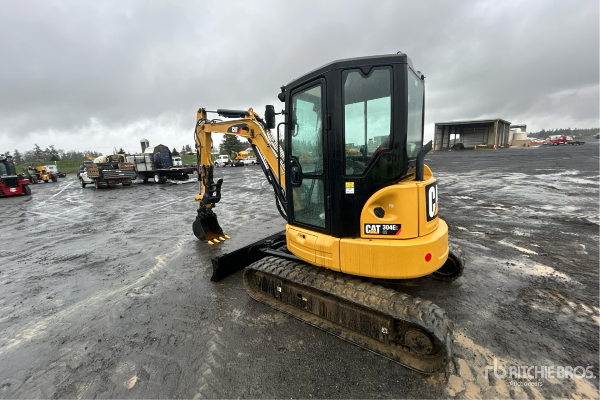 General Appearance with Picture, Left Rear Corner