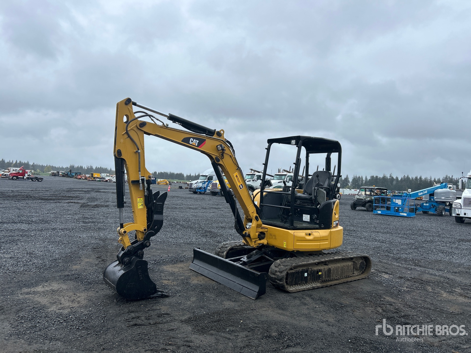 General Appearance with Picture, Left Front Corner