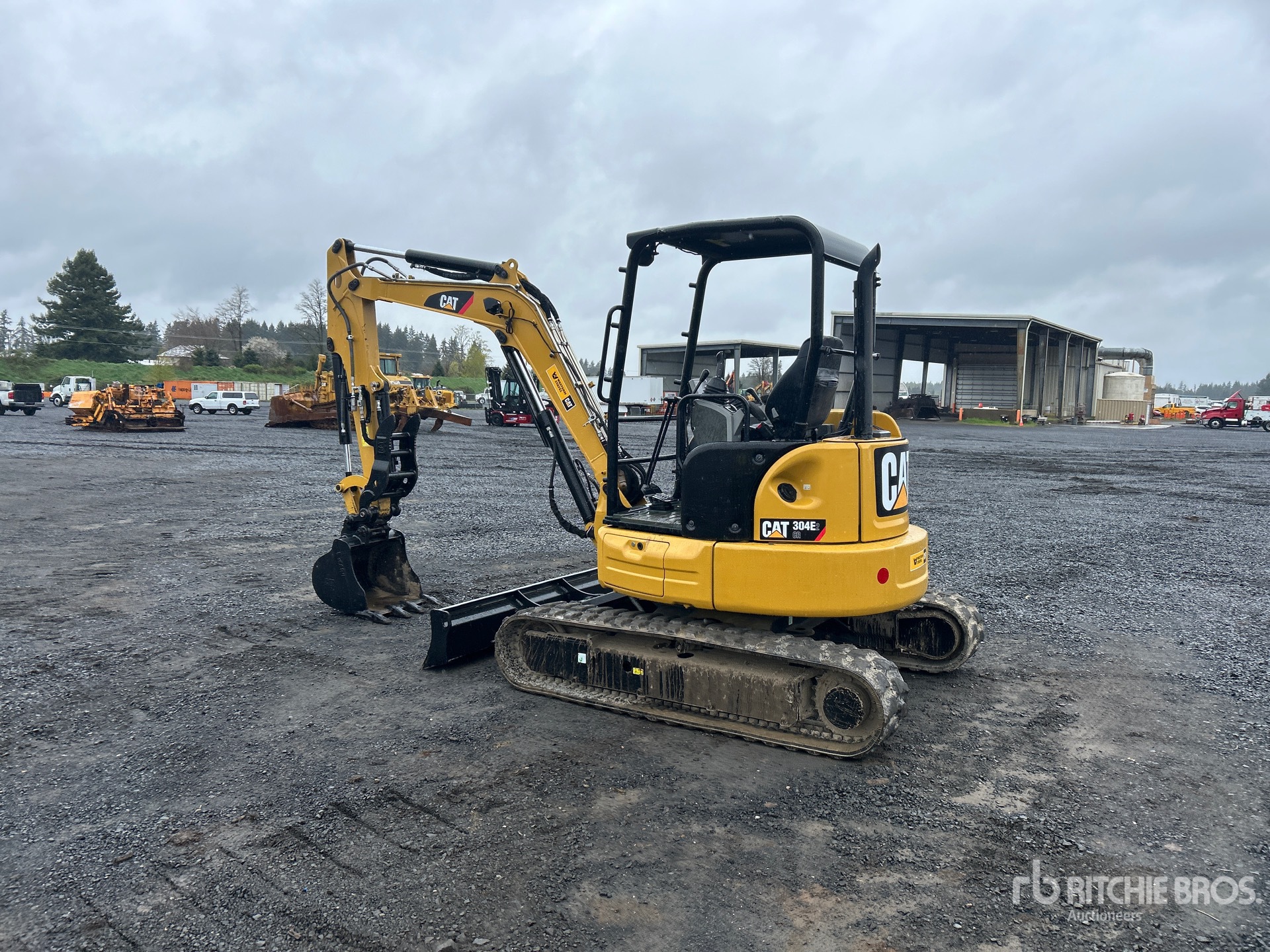 General Appearance with Picture, Left Rear Corner