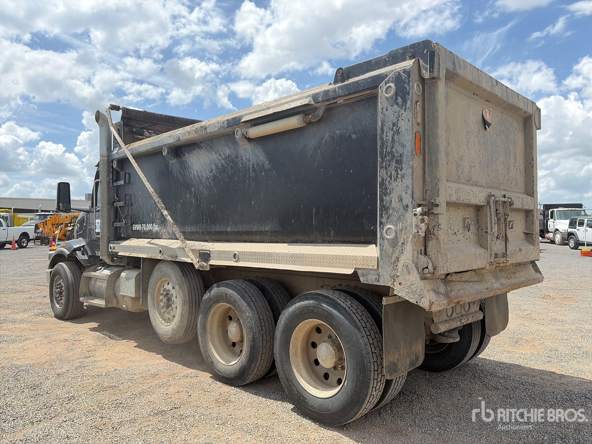 General Appearance with Foto, angolo posteriore sinistro