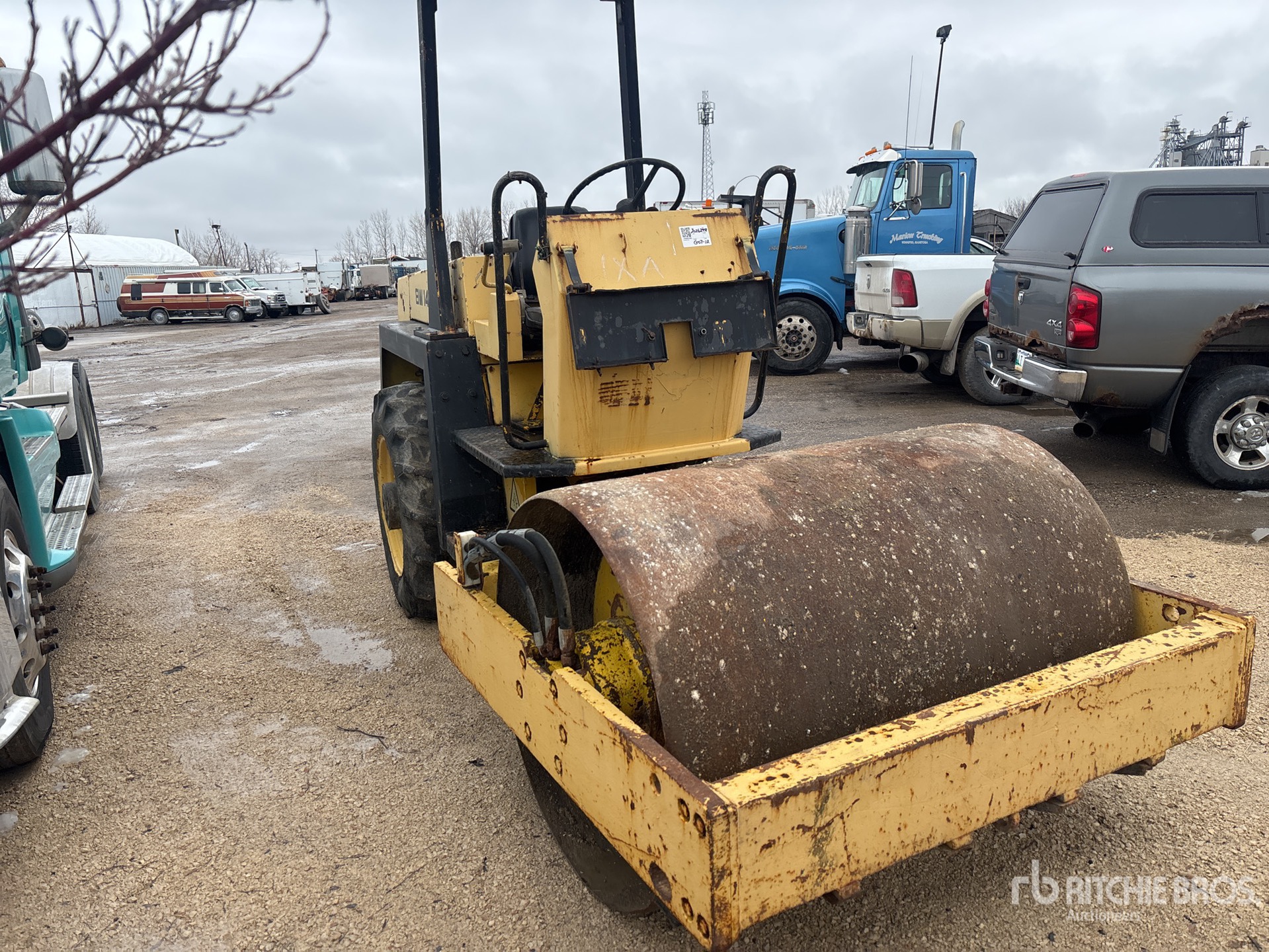 General Appearance with Bild, Ecke vorne rechts