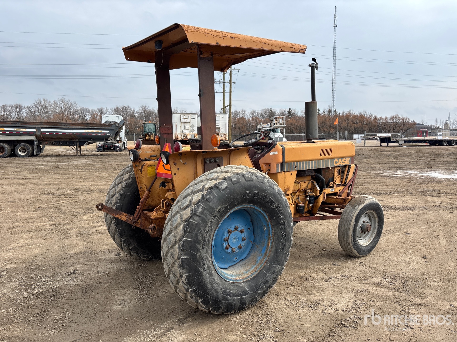 General Appearance with Foto, angolo anteriore sinistro