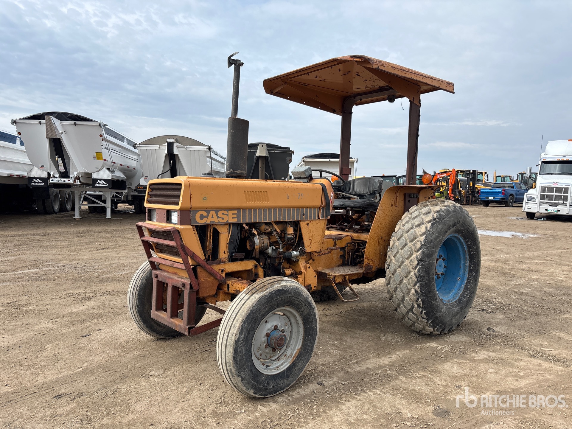 General Appearance with Foto, angolo anteriore sinistro