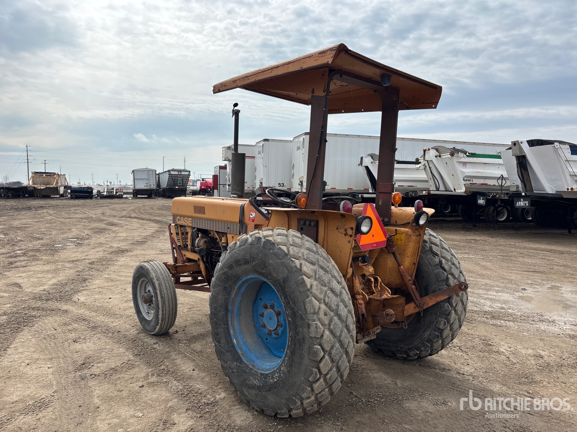 General Appearance with Foto, angolo posteriore sinistro