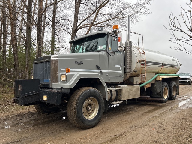 1994 Autocar 100 bbl 6x4 Water Truck