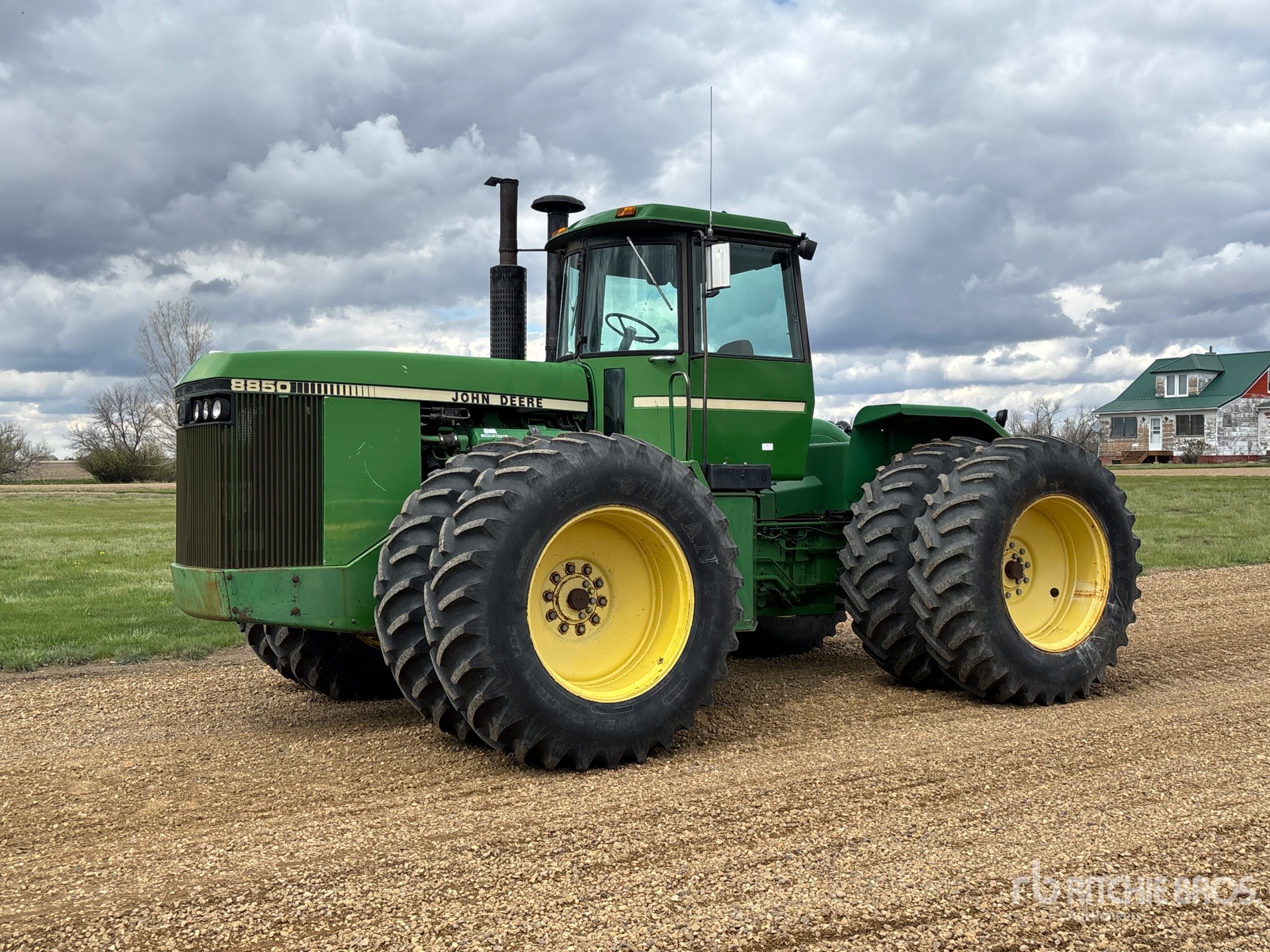 Photo of a 1982 John Deere 8850