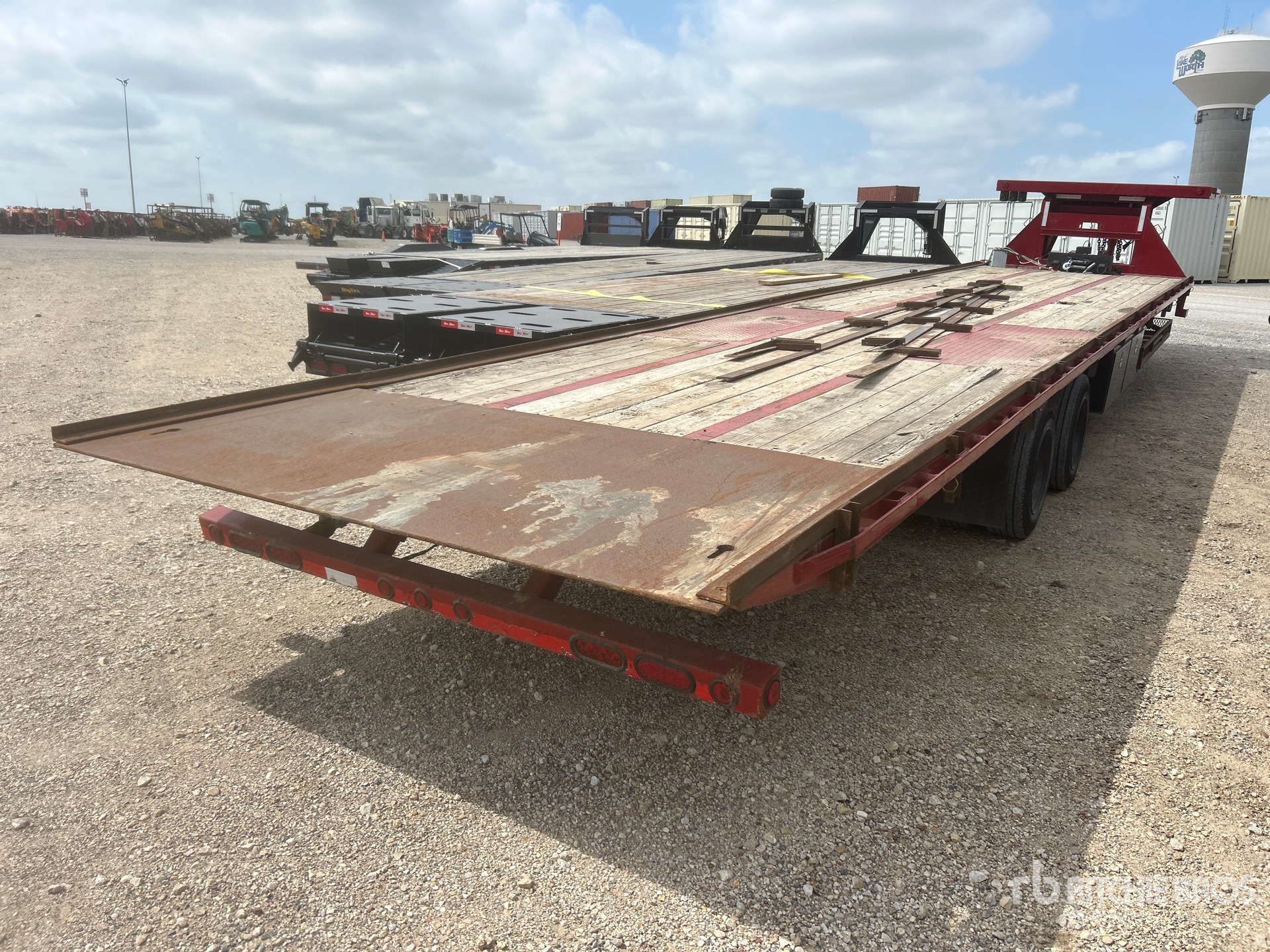 General Appearance with Bild, Ecke hinten rechts