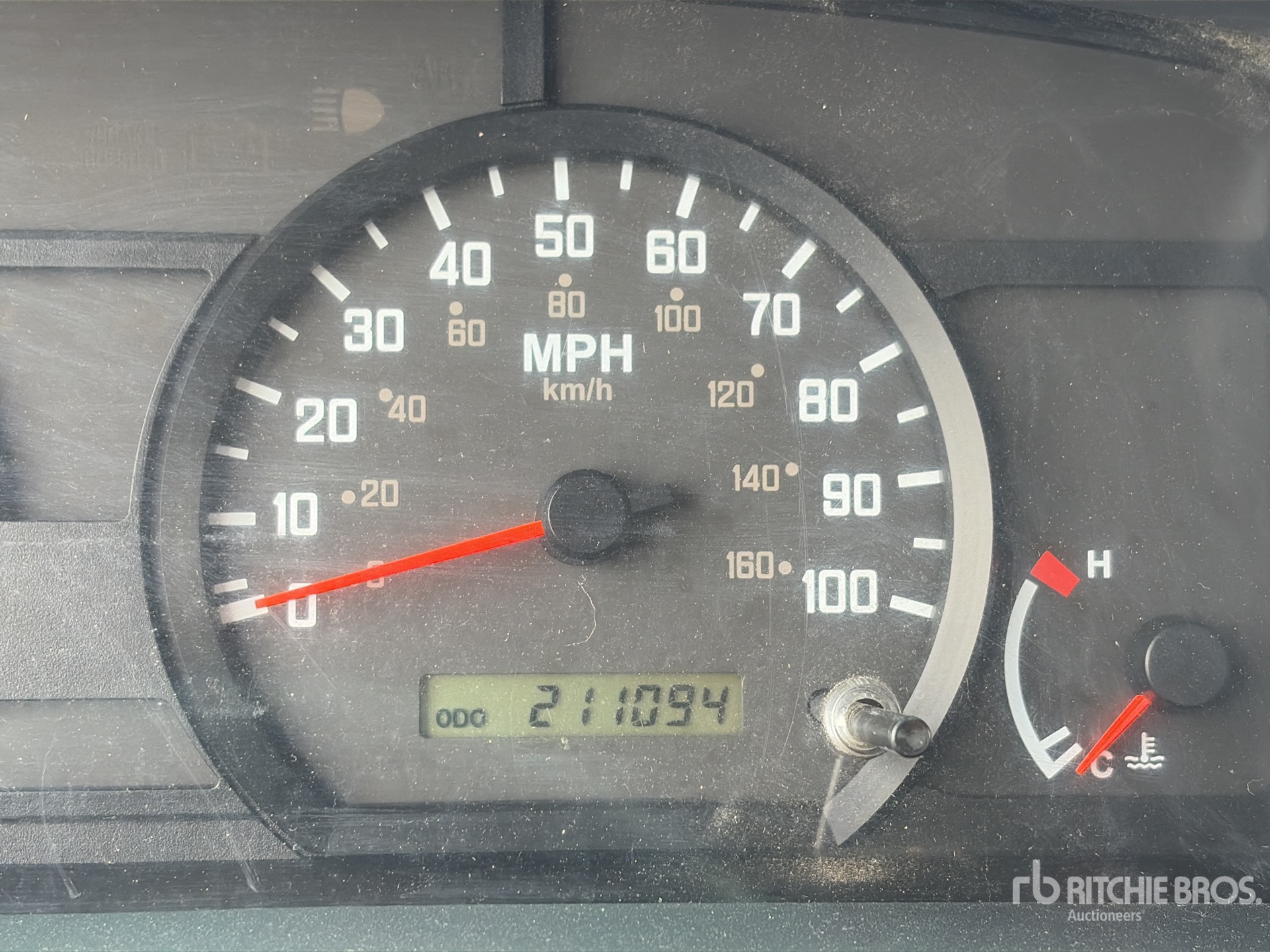 2016 Isuzu NPR HD