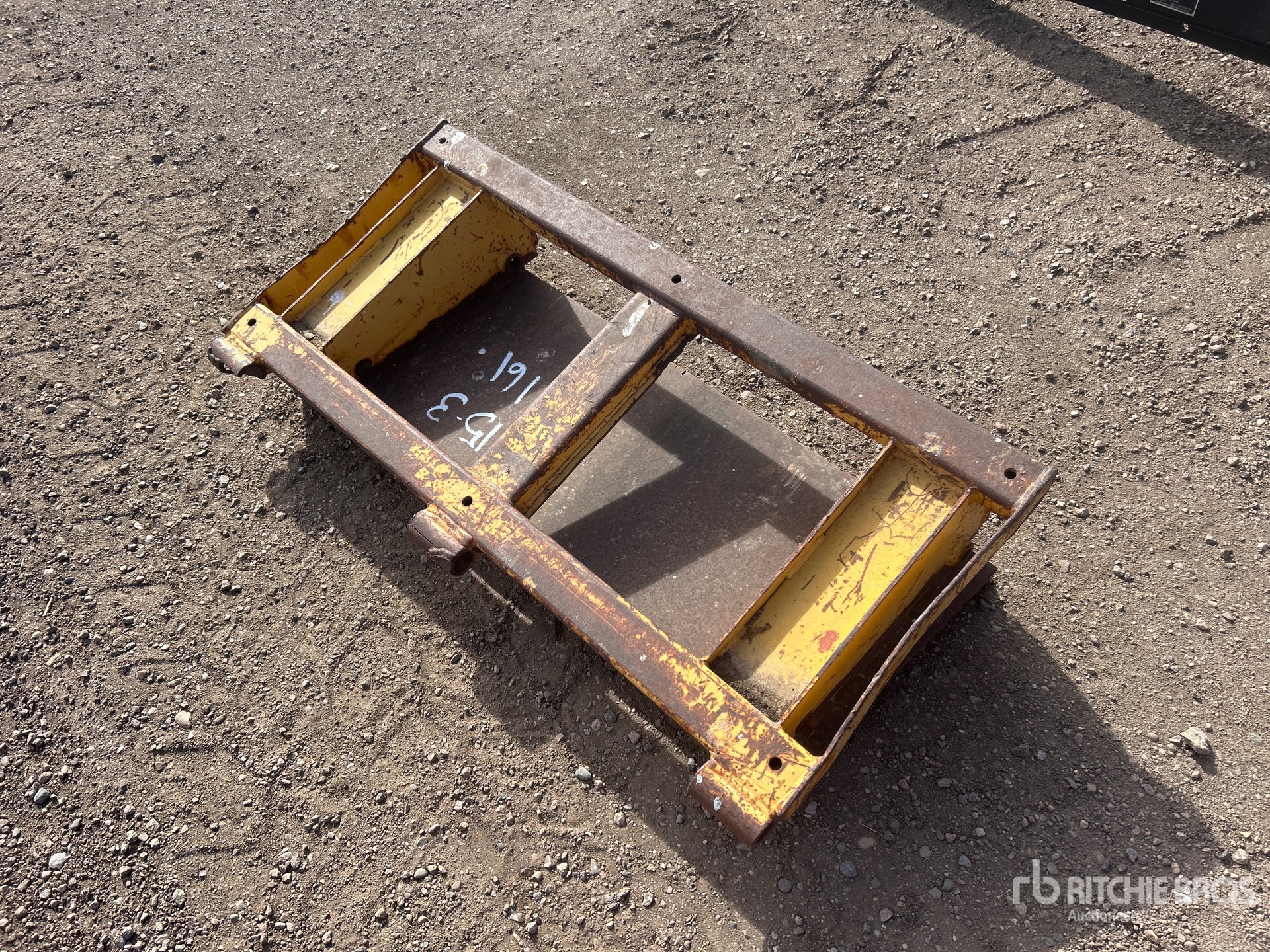 General Appearance with Bild, Ecke vorne links