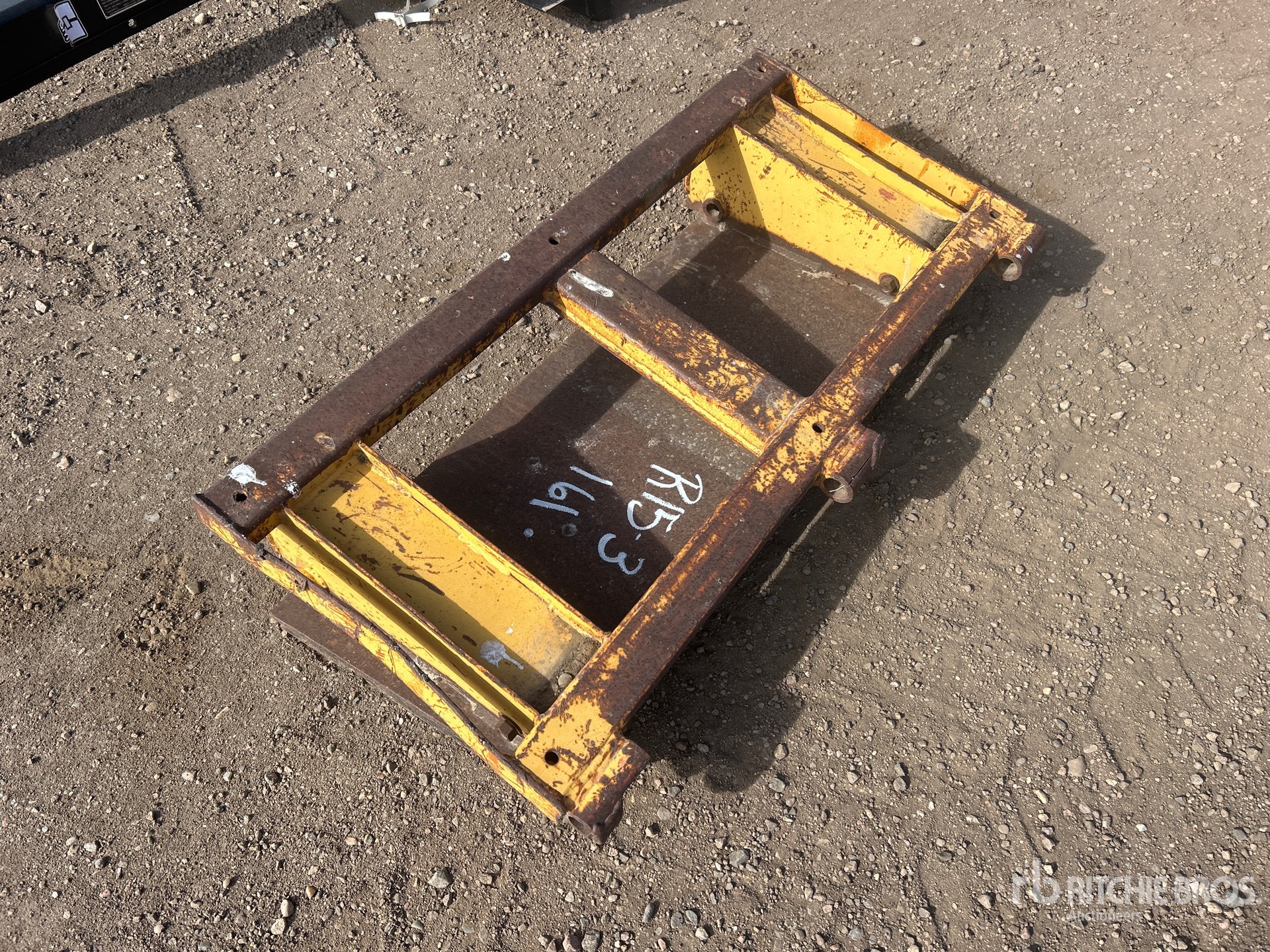 General Appearance with Bild, Ecke vorne rechts