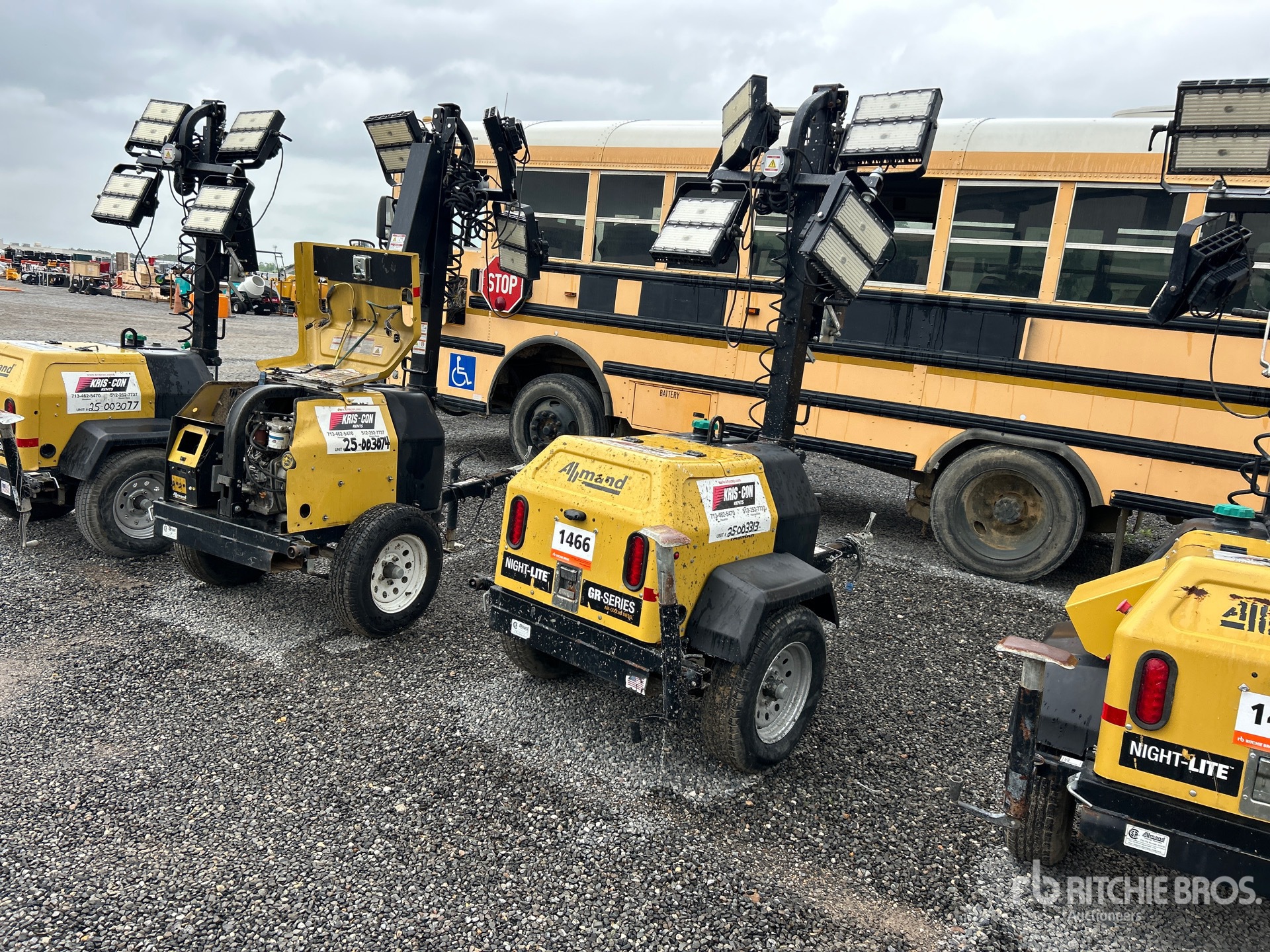 Aspect général with Image, coin arrière droit