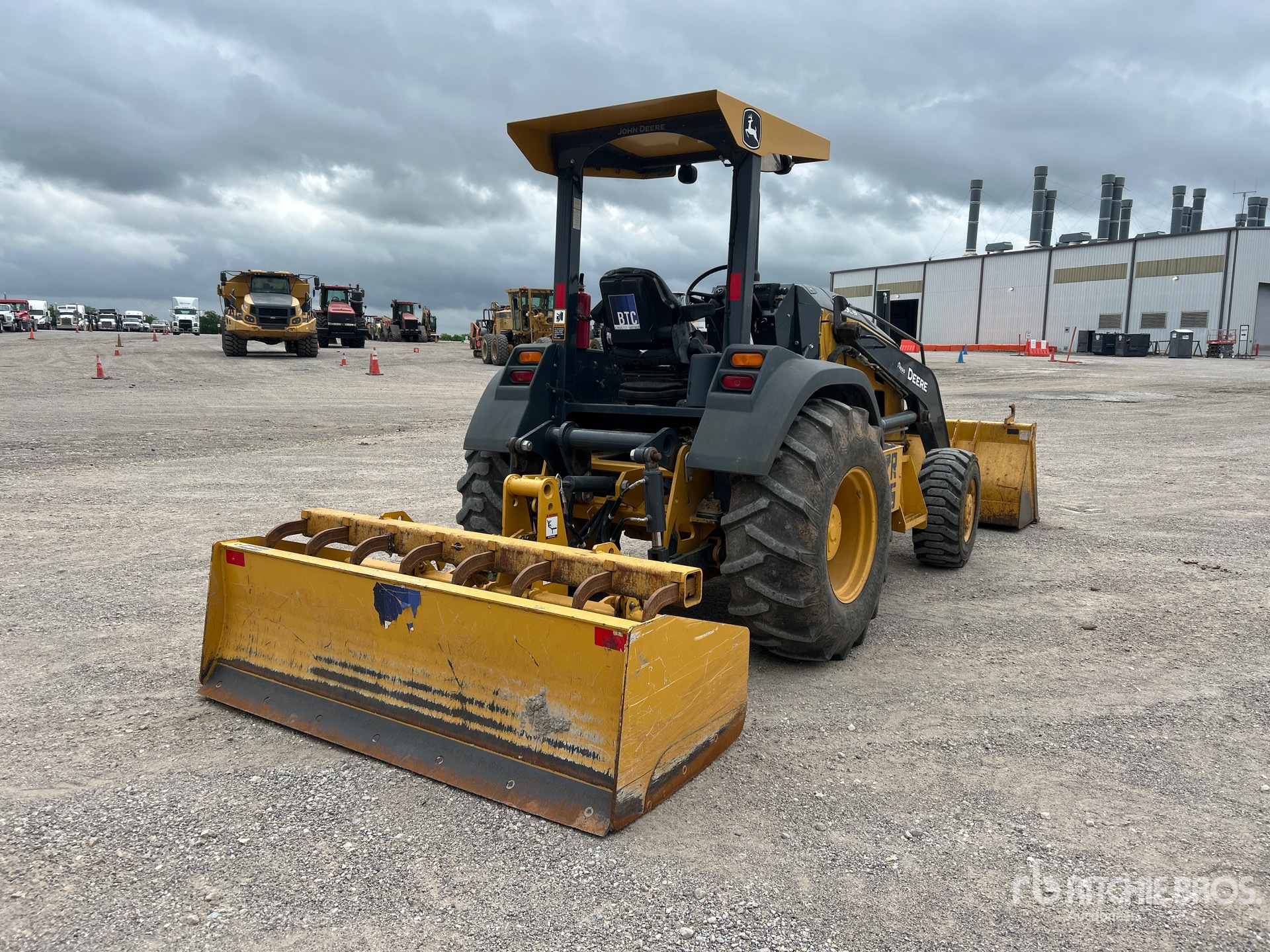 General Appearance with Imagen: esquina trasera derecha