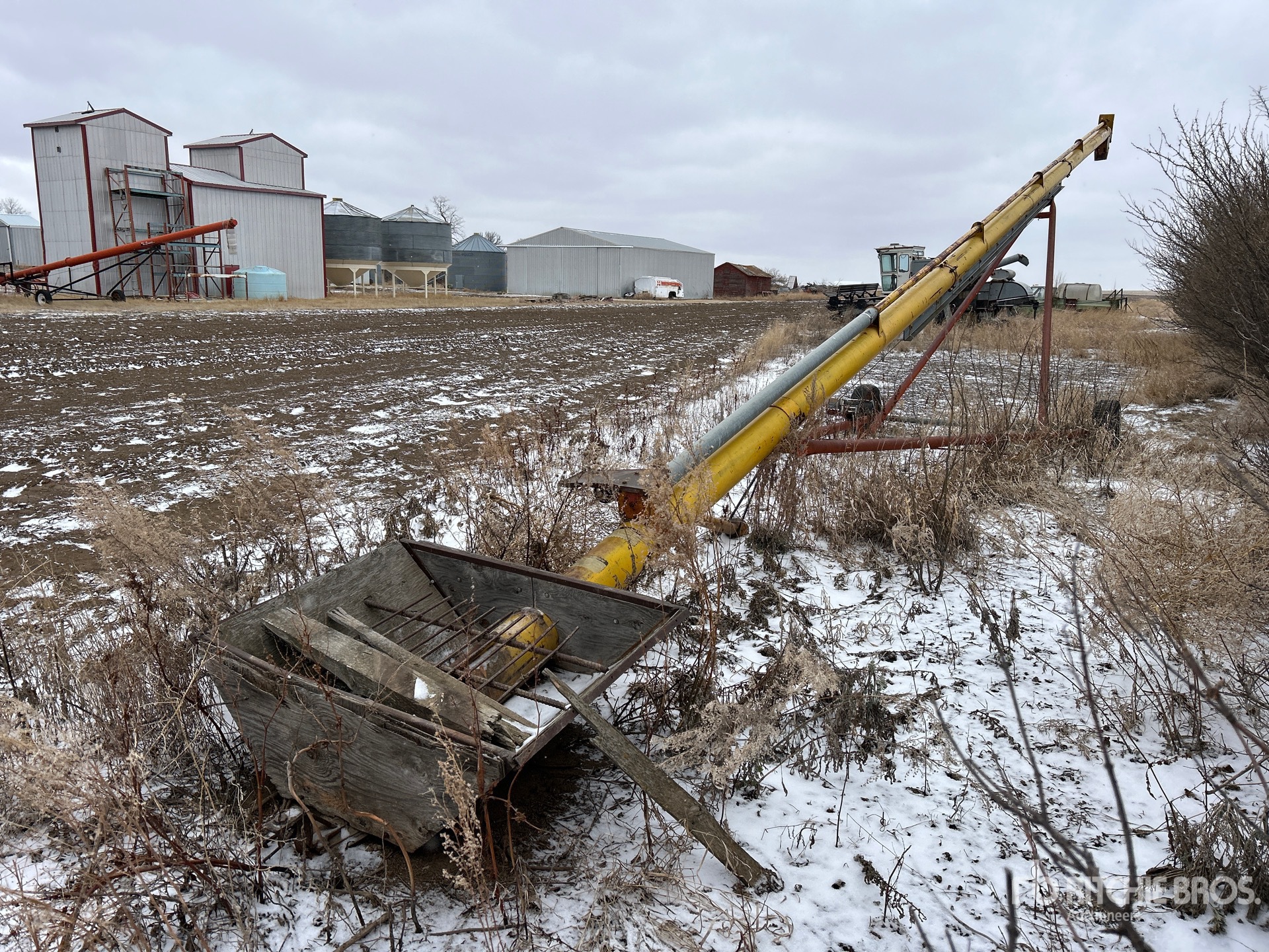 General Appearance with Image, coin avant gauche