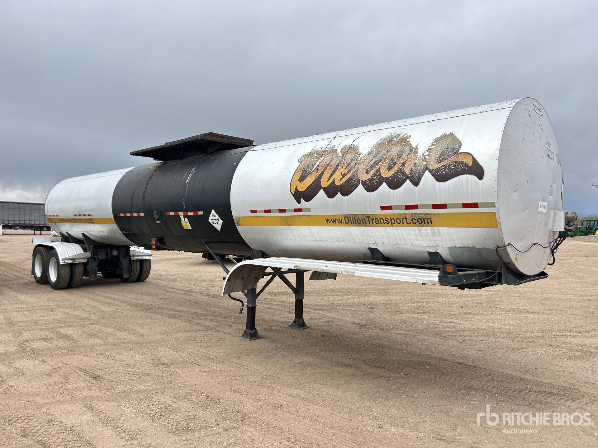 Aspect général with Image, coin avant droit