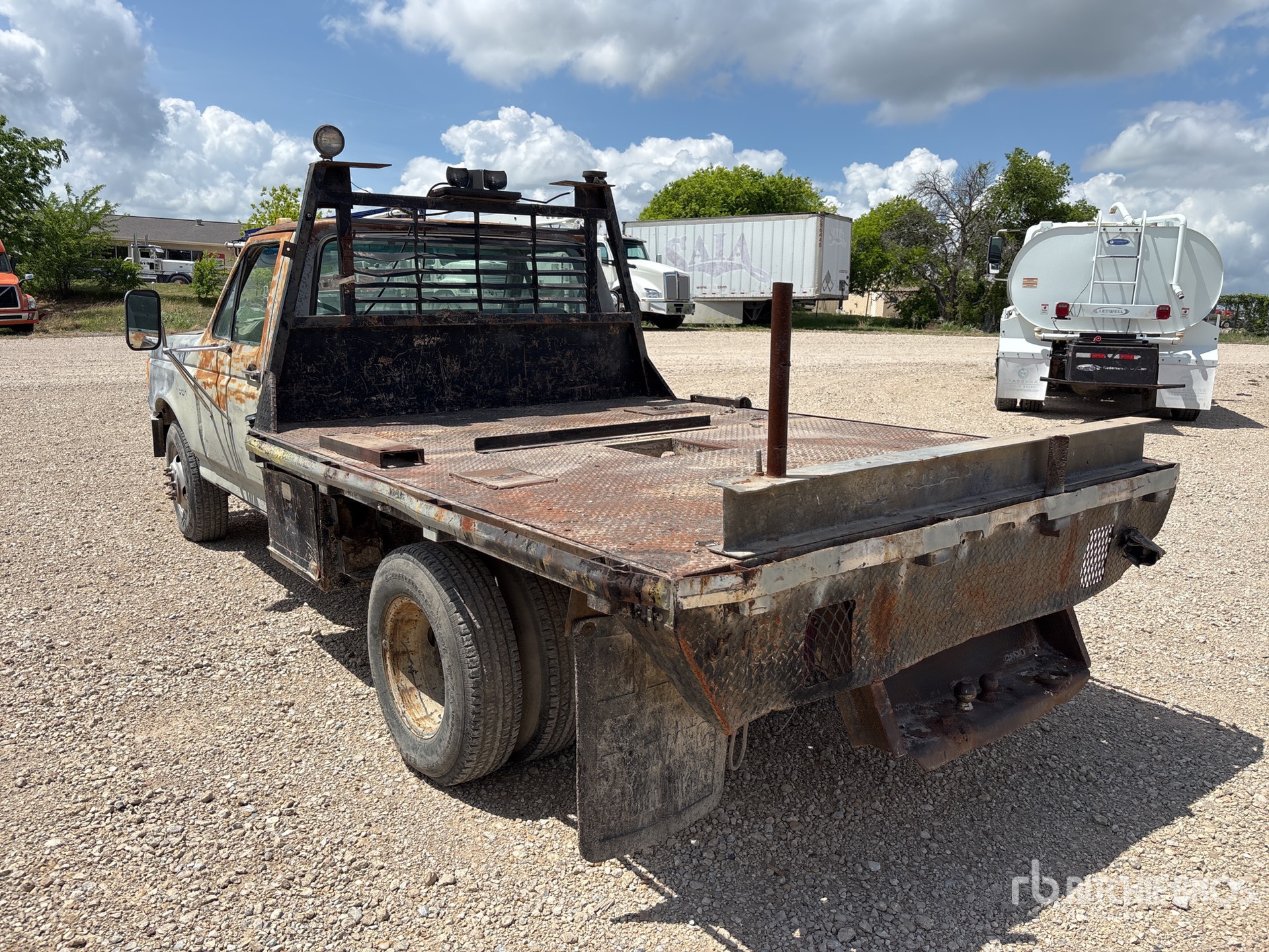 General Appearance with Imagen: esquina trasera izquierda