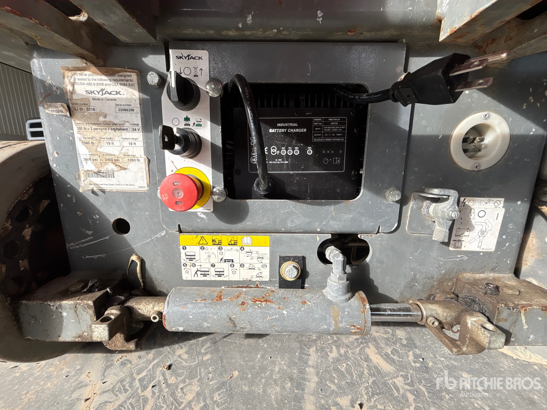 Basic Lower Control Station with