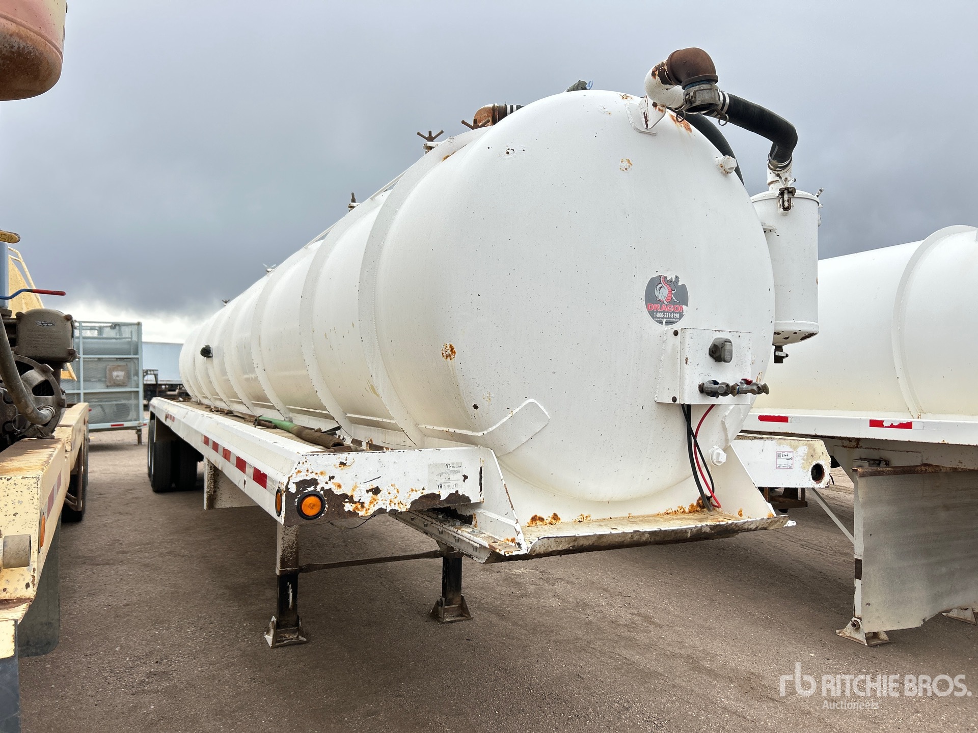 Aspect général with Image, coin avant droit