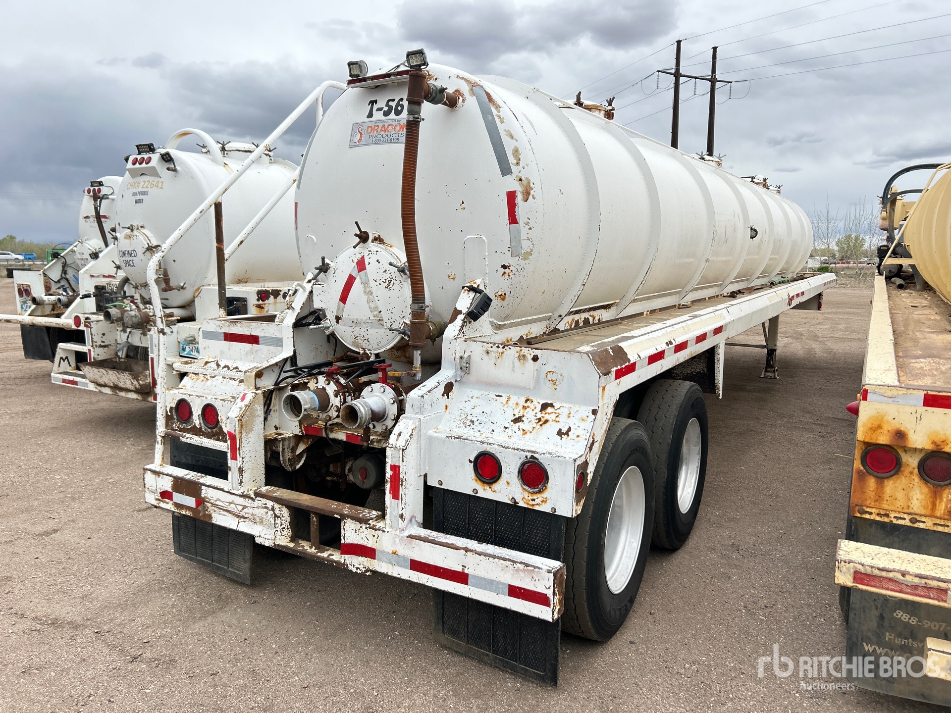 Aspect général with Image, coin arrière droit