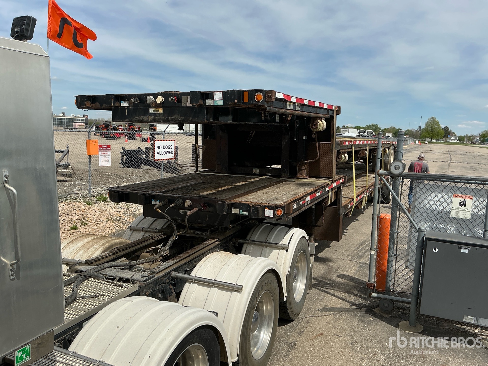 Photo of a 2014 Fontaine 80000 lb 48 ft T/A