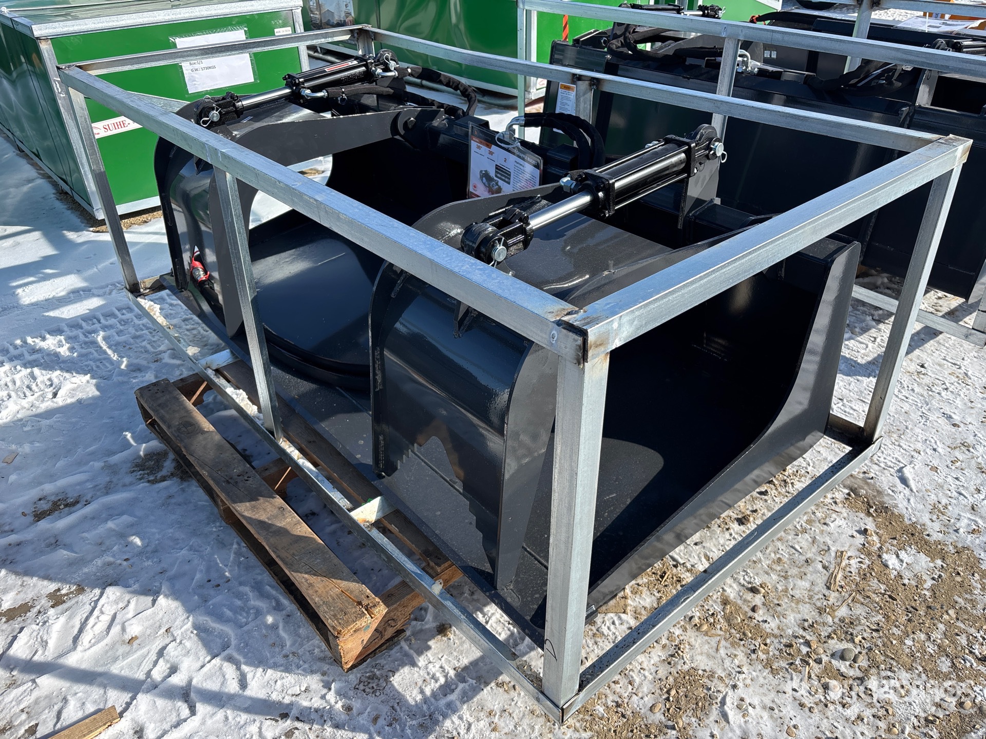 General Appearance with Picture, Left Front Corner