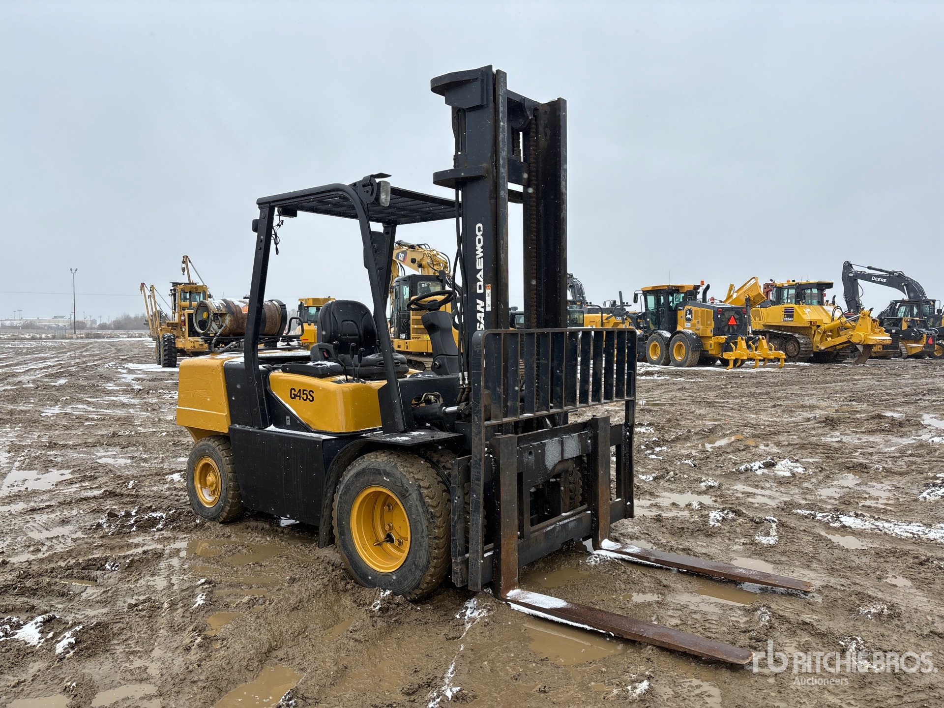 General Appearance with Picture, Right Front Corner