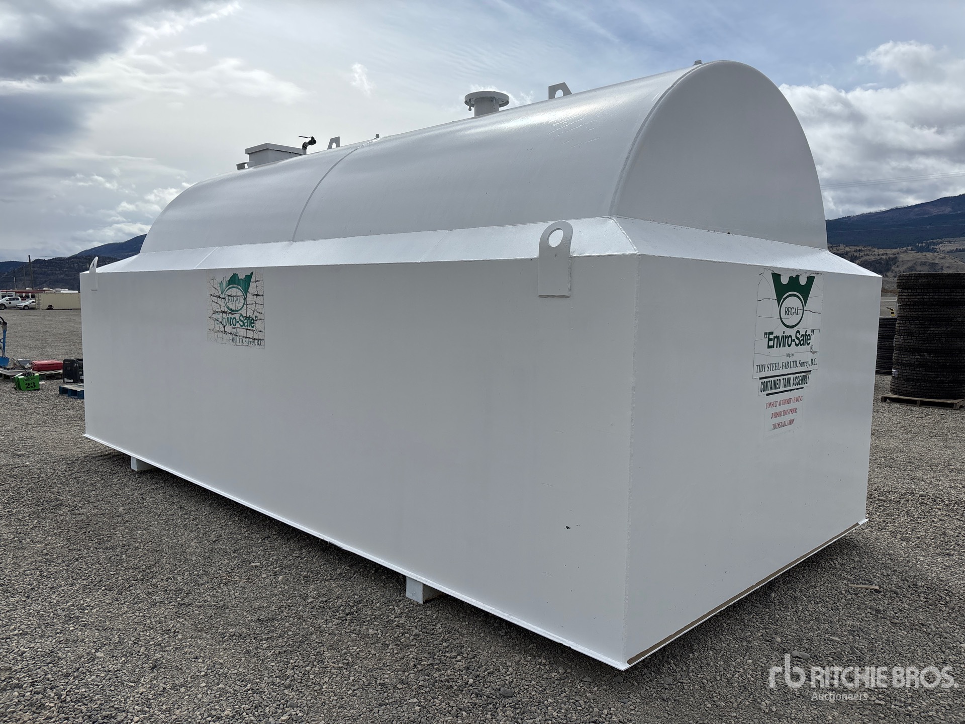 General Appearance with Foto, angolo posteriore sinistro