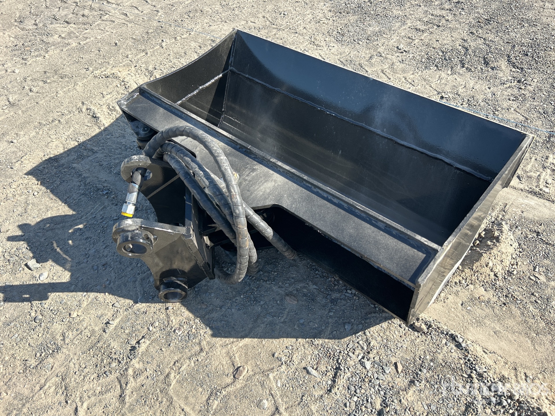 General Appearance with Bild, Ecke hinten rechts