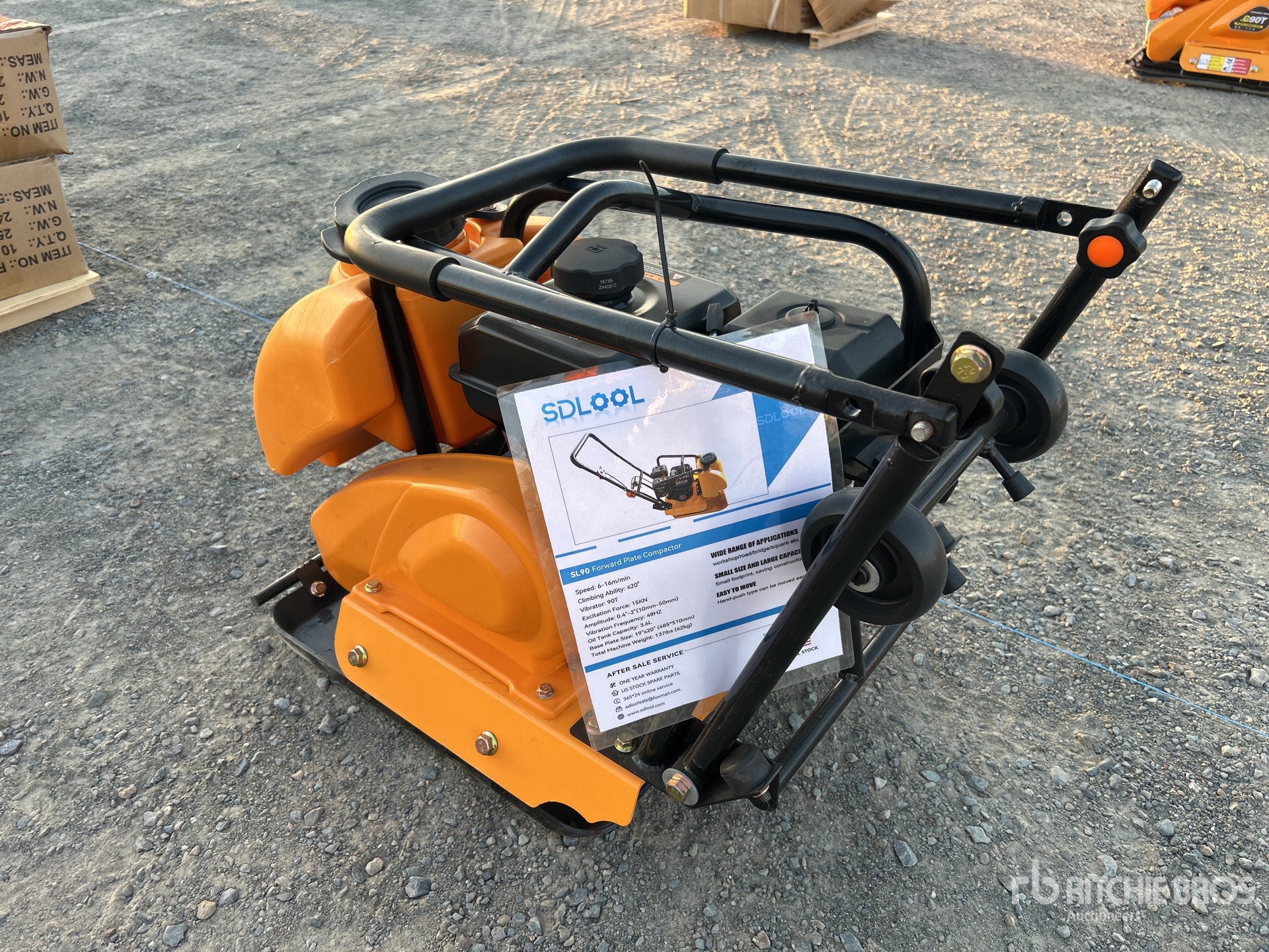 General Appearance with Foto, angolo posteriore sinistro