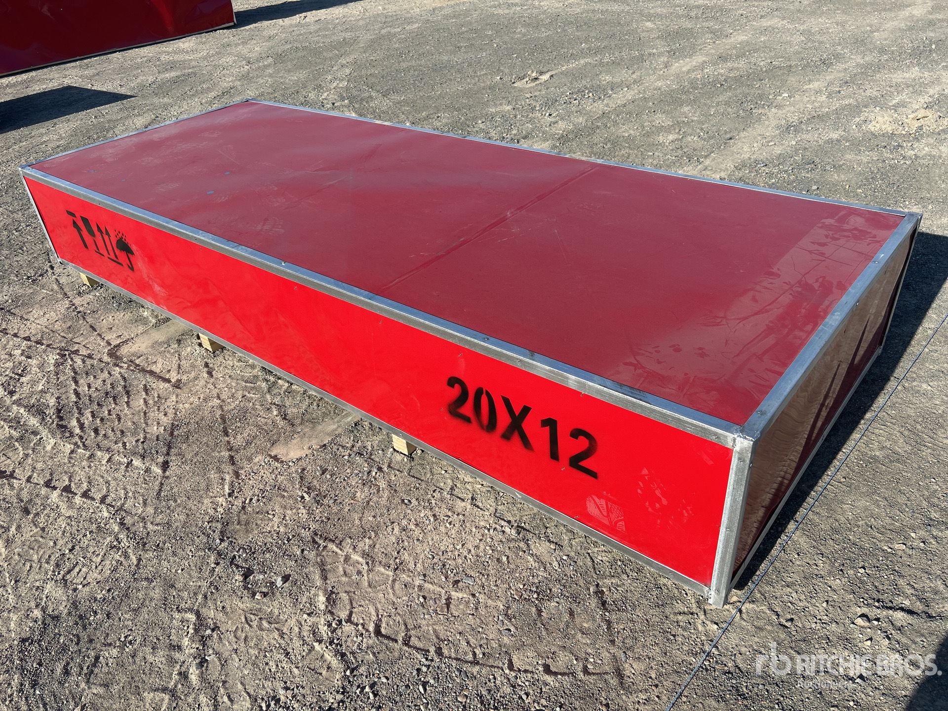 General Appearance with Foto, angolo anteriore sinistro