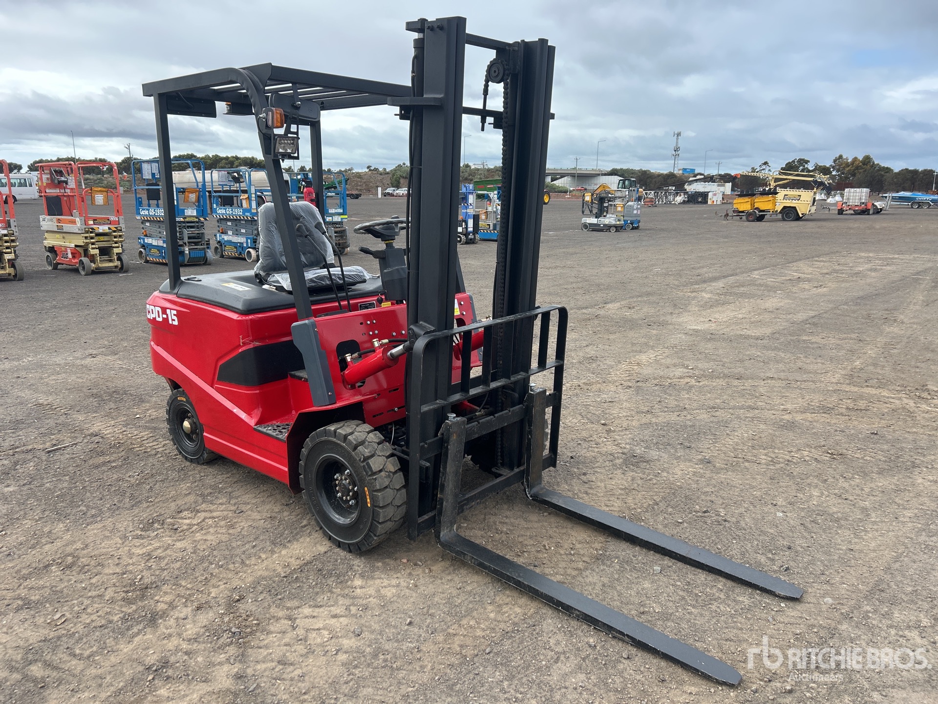 General Appearance with Picture, Right Front Corner