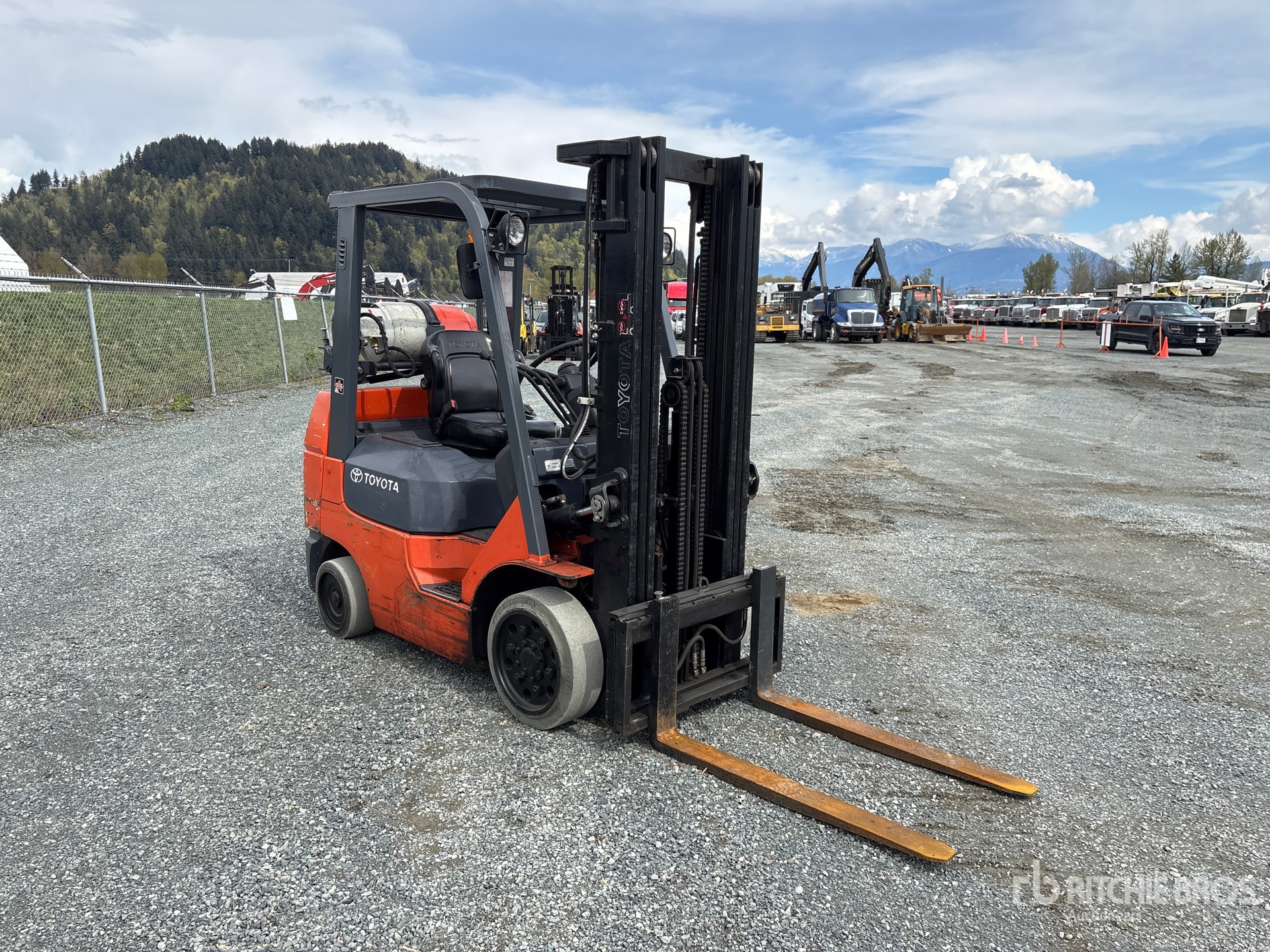 General Appearance with Picture, Right Front Corner