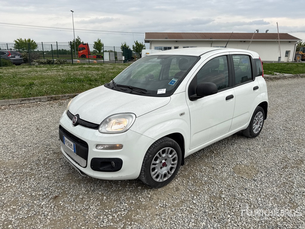 General Appearance with Foto, angolo anteriore sinistro