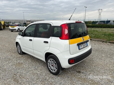 General Appearance with Foto, angolo posteriore sinistro