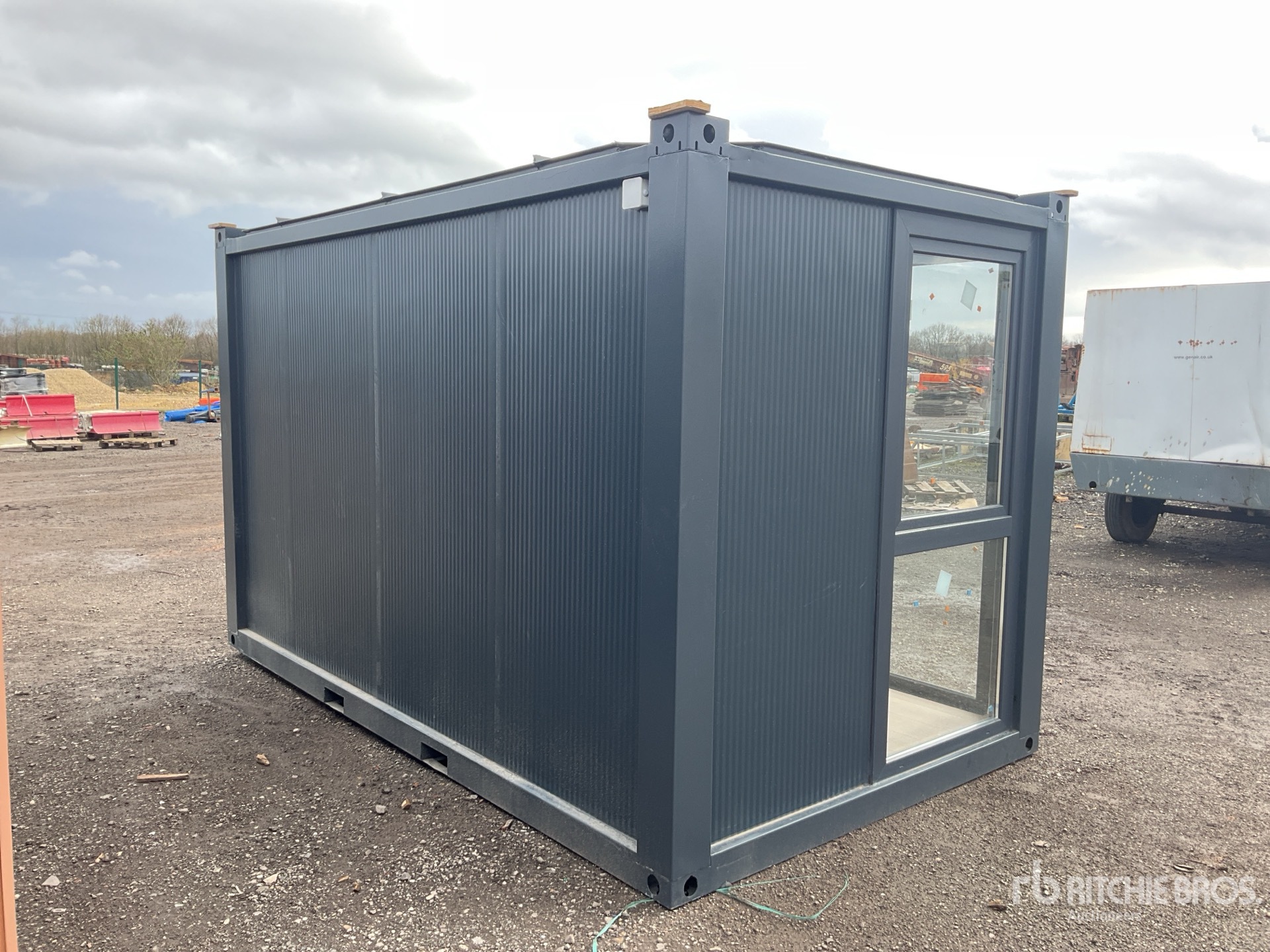 General Appearance with Imagen: esquina trasera derecha