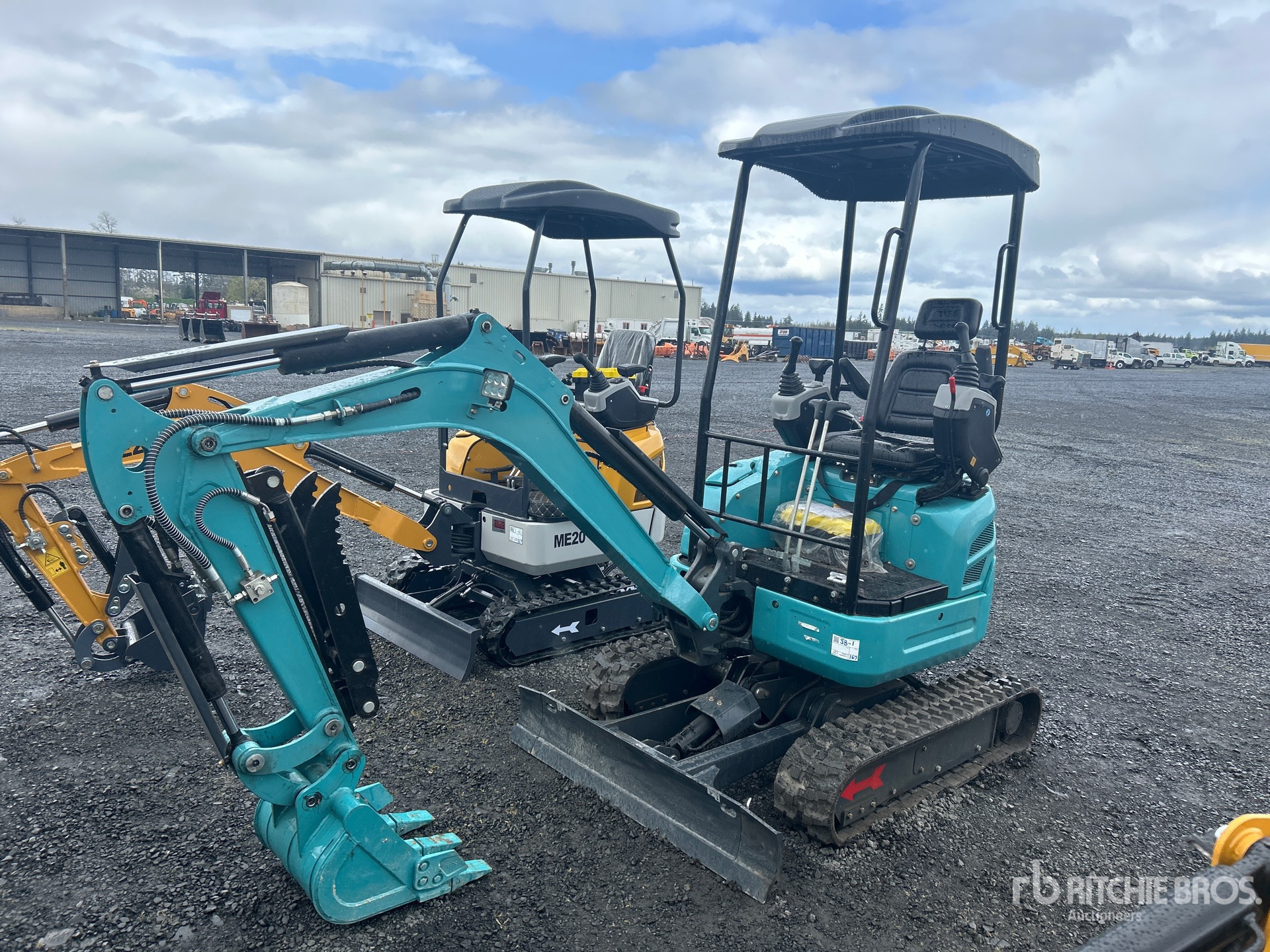 General Appearance with Picture, Left Front Corner